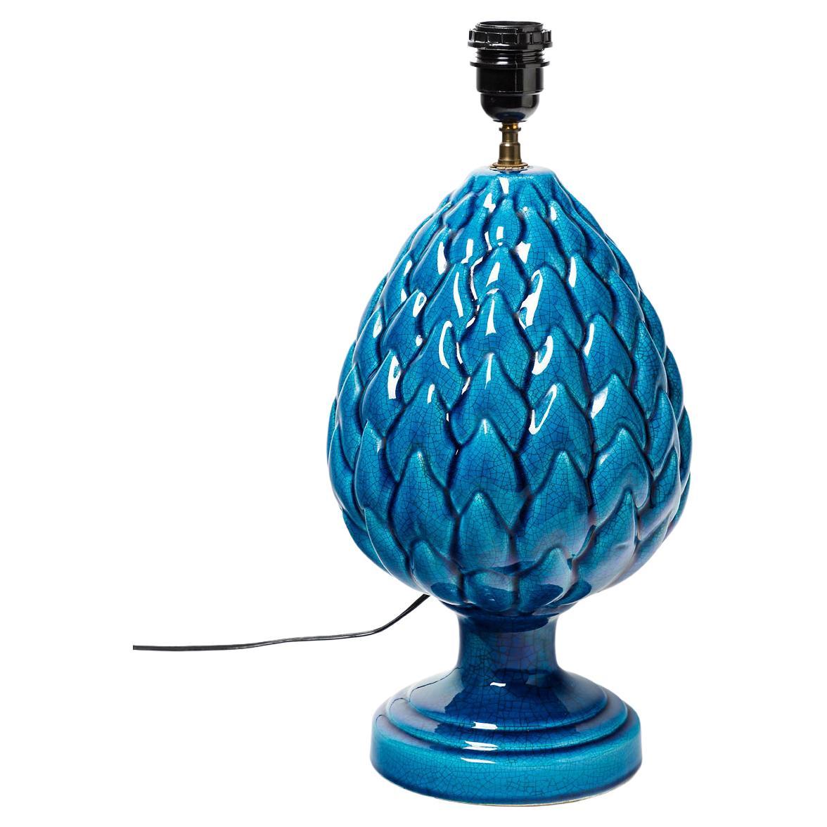 Lampada da tavolo in ceramica blu a forma di ananas o pigna del XX secolo Att. a Pol Chambos