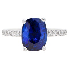 Blue 3.14 Carat Sapphire Solitaire Ring 18K White Gold and Diamonds