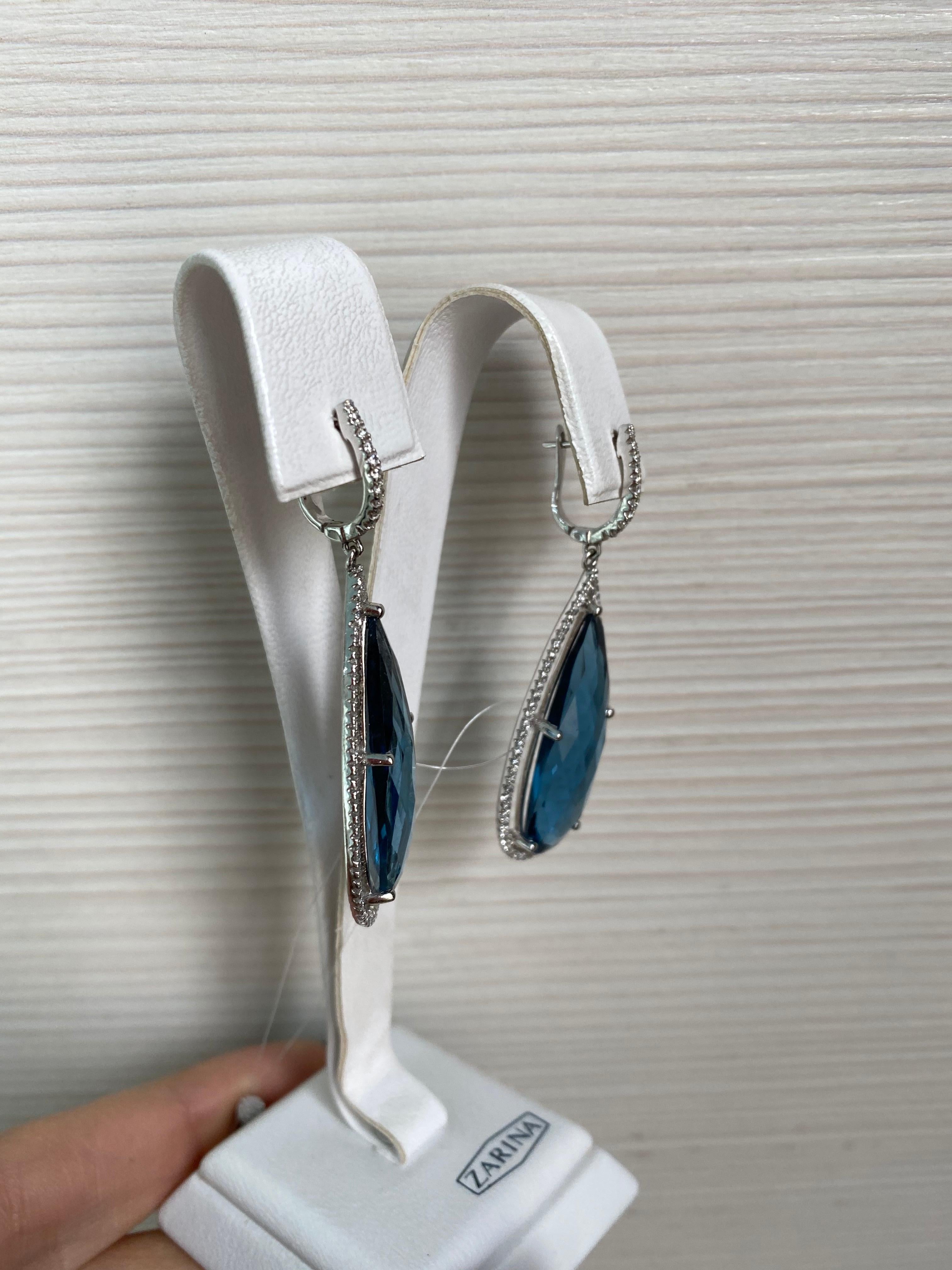 32 Carati Topazio Blu Diamante Bianco Designer Dangle Orecchini in Oro Bianco 18 Carati In condizioni Nuovo in vendita a Genève, GE