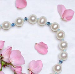 Collar de oro amarillo con zafiro de Birmania auténtico azul de 65 quilates y perlas