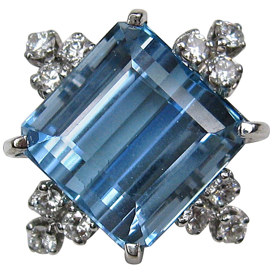 Anello blu con acquamarina e diamante da 7,2 carati in oro 18 carati certificato GIA