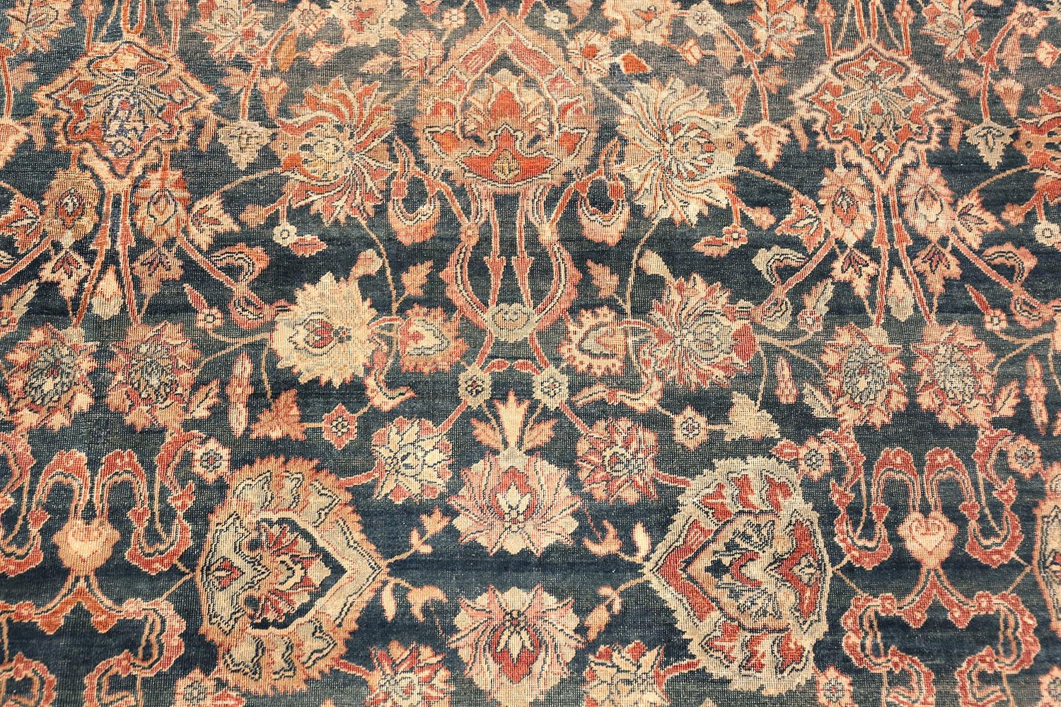 Antique Persian Kerman Rug. Size: 9 ft 11 in x 11 ft 8 in For Sale 6