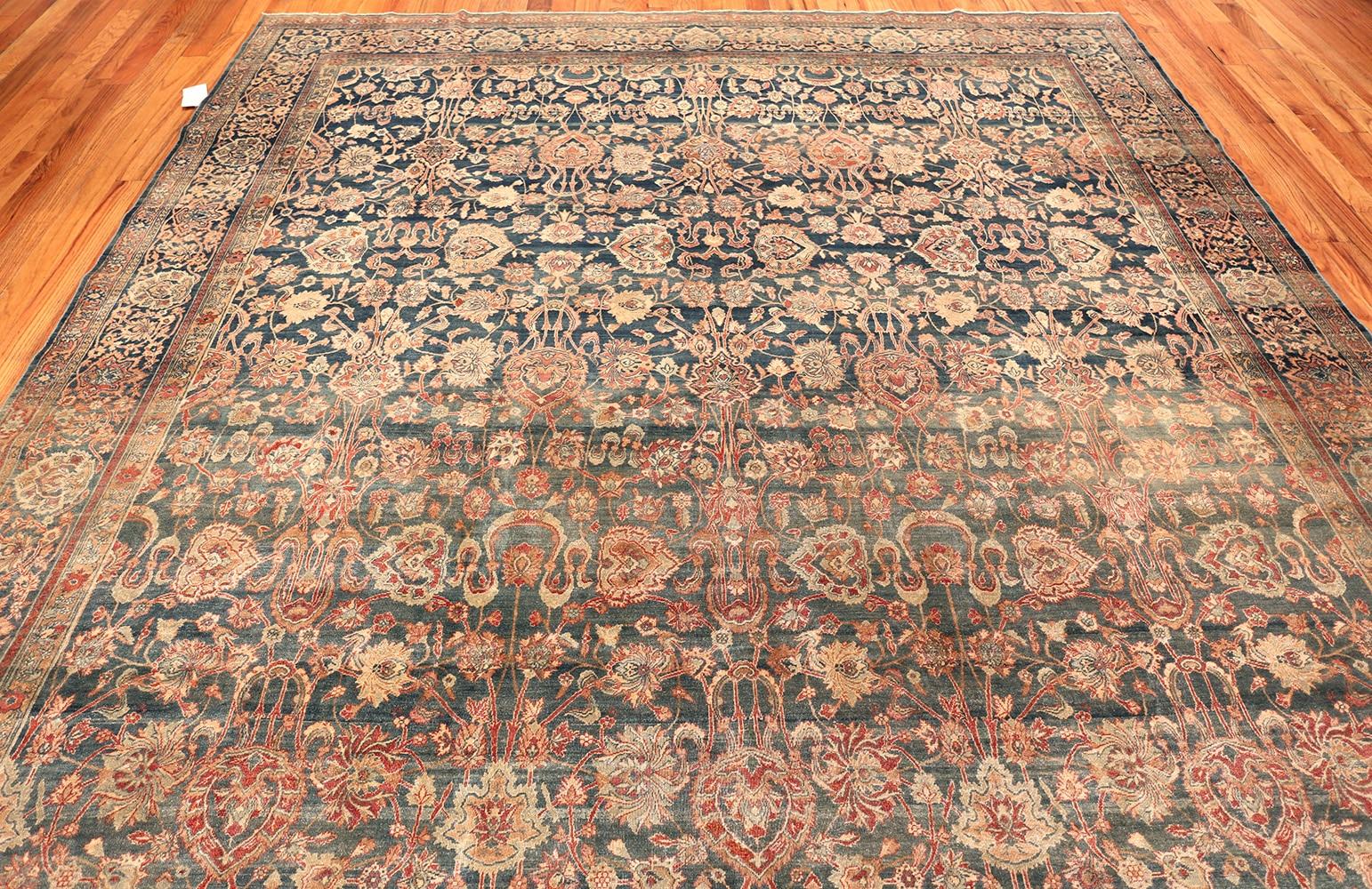Antique Persian Kerman Rug. Size: 9 ft 11 in x 11 ft 8 in For Sale 10