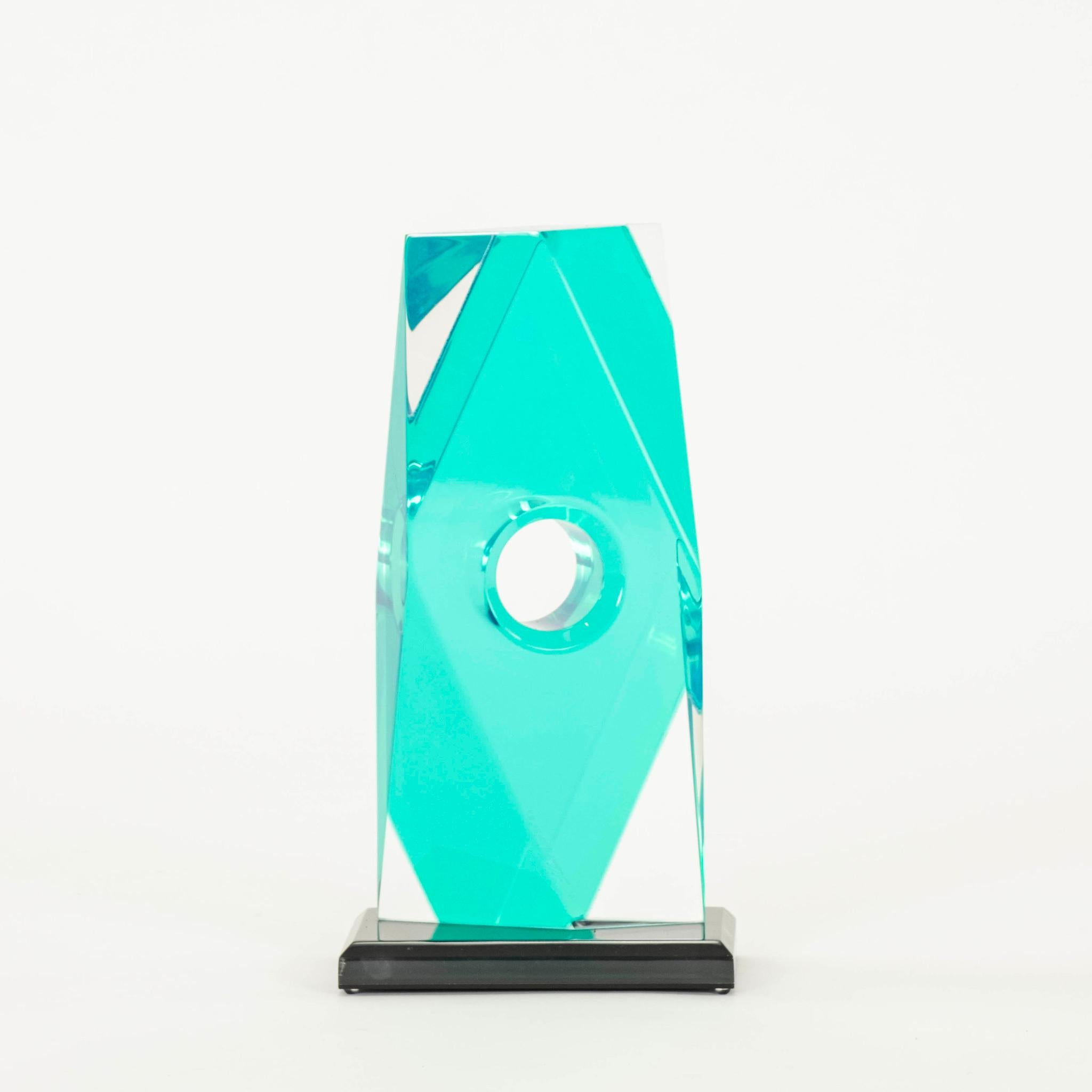 Scultura astratta blu in lucite in vendita 4