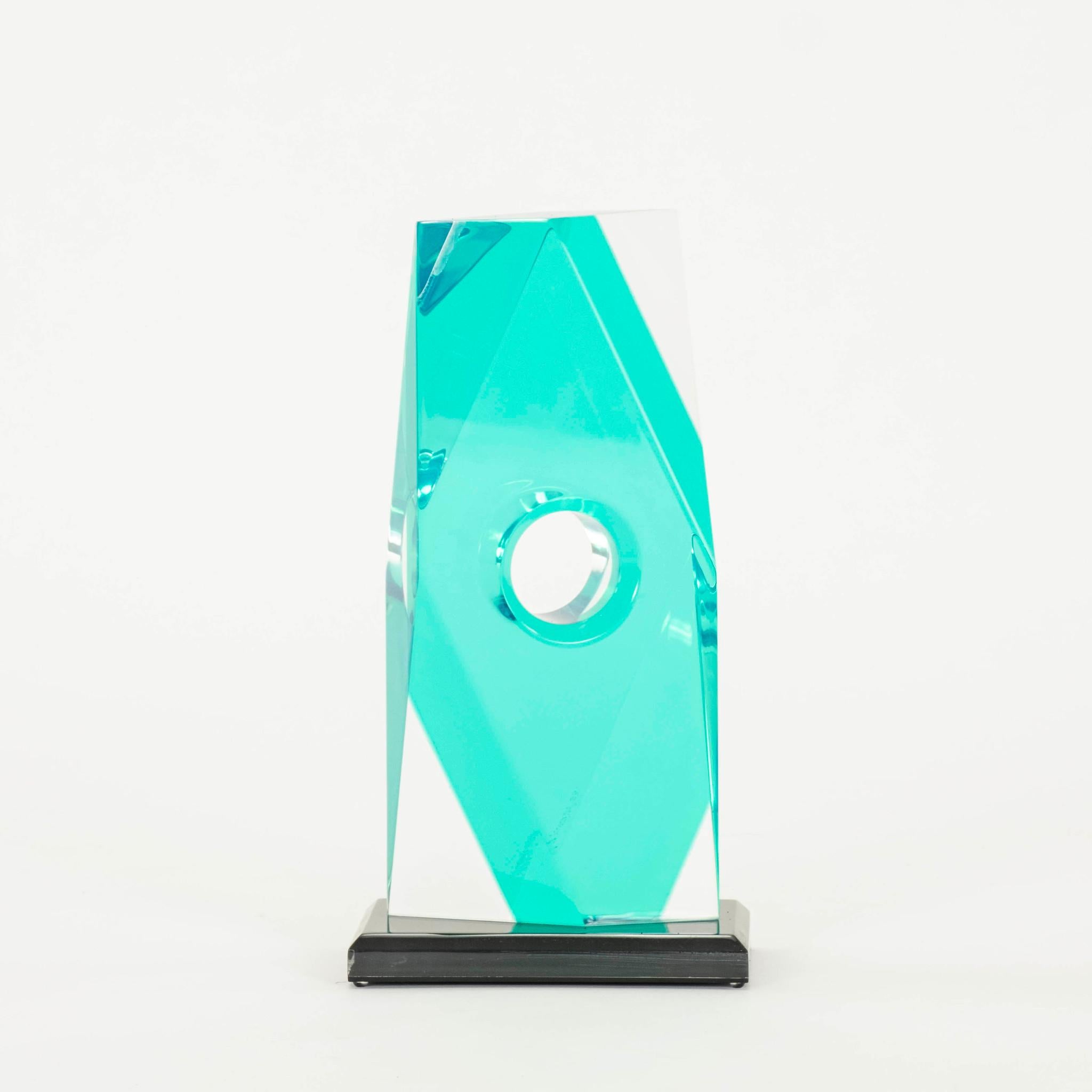 Acrilico Scultura astratta blu in lucite in vendita