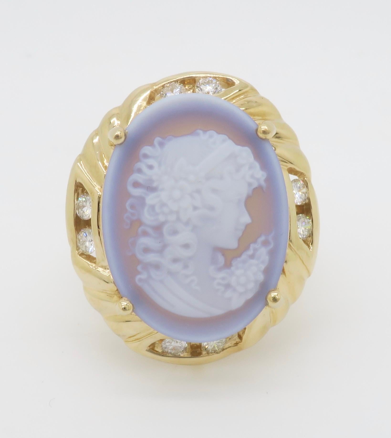 Bague camée sculptée en agate bleue et diamants en vente 5