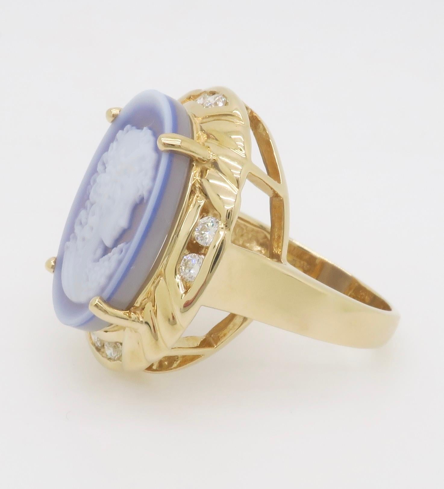 Bague camée sculptée en agate bleue et diamants en vente 6