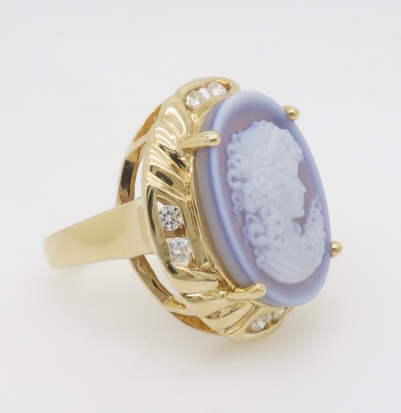 Bague camée sculptée en agate bleue et diamants en vente 8
