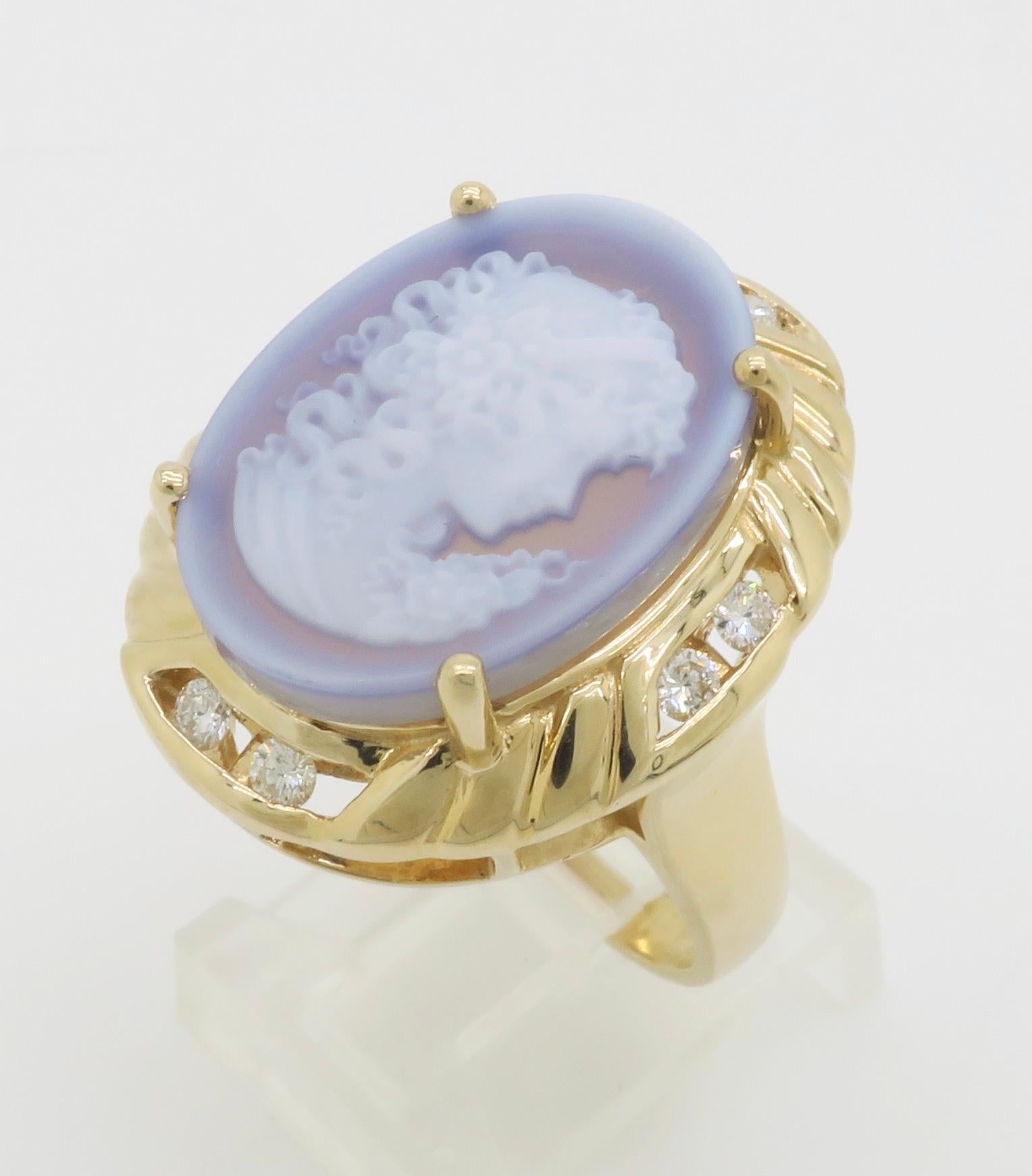 Bague camée sculptée en agate bleue et diamants en vente 2