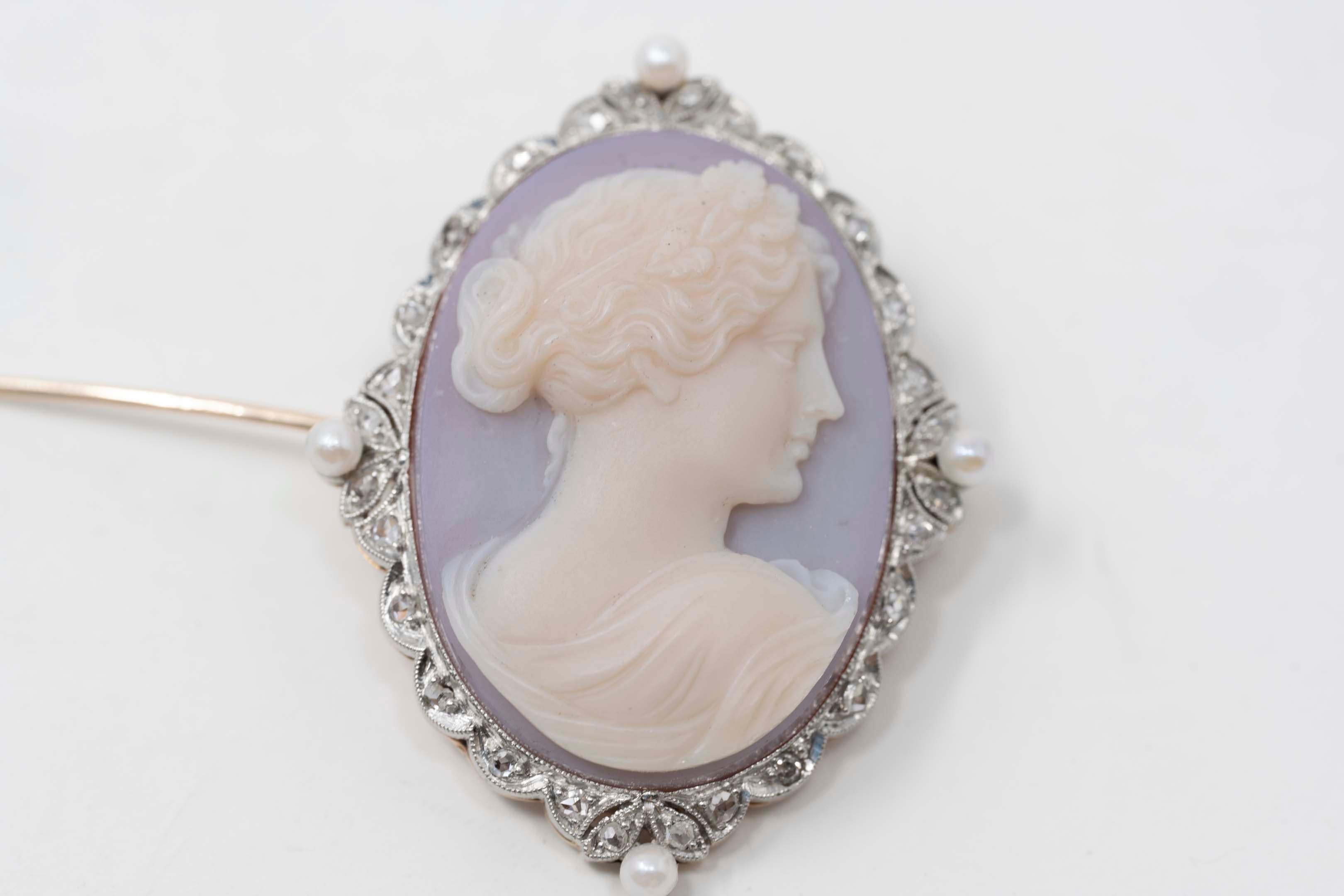 Old Mine Cut Blue Agate Victorian Cameo Pin/Brooch 18k Gold