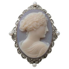 Blue Agate Victorian Cameo Pin/Brooch 18k Gold