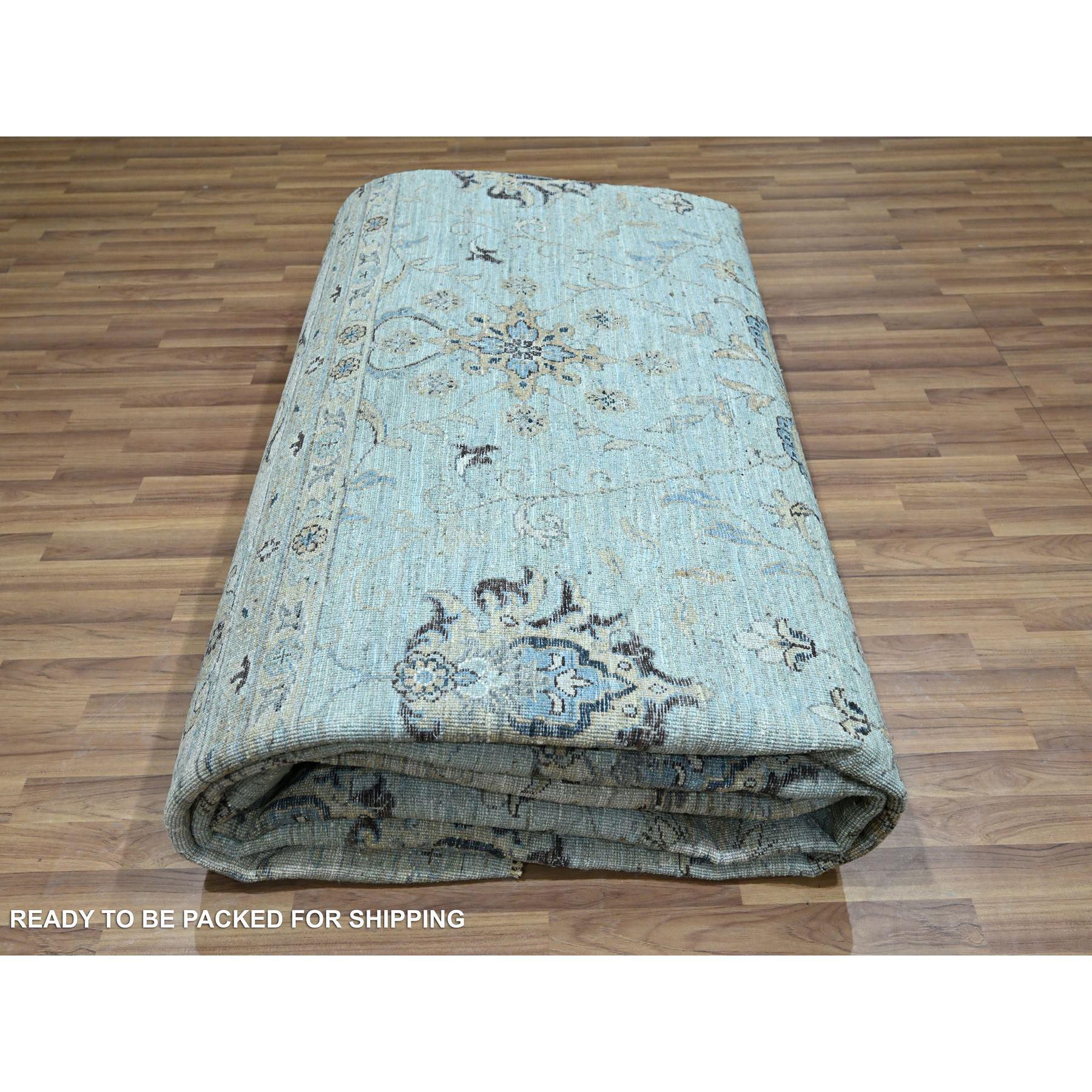 Tapis bleu Agra Shah Abbas à motif de vignes de fleurs noué à la main 12'2