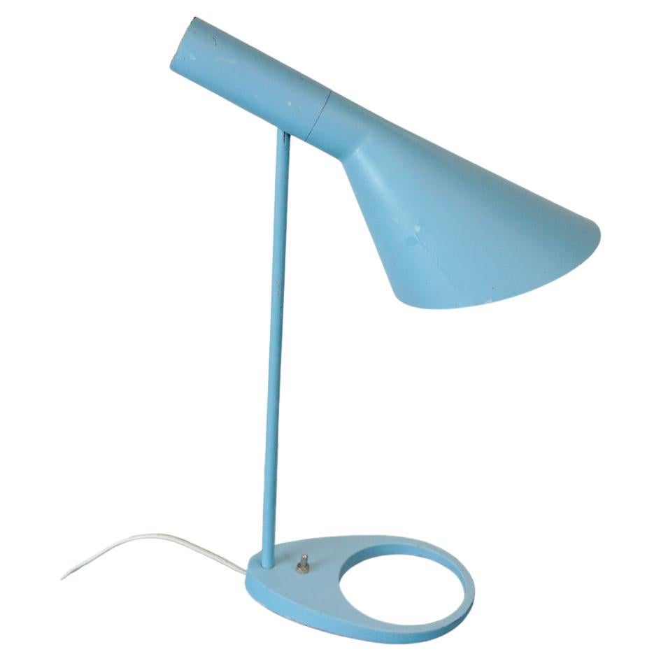 Blaue AJ Tischleuchte von Arne Jacobsen für Louis Poulsen Dänemark