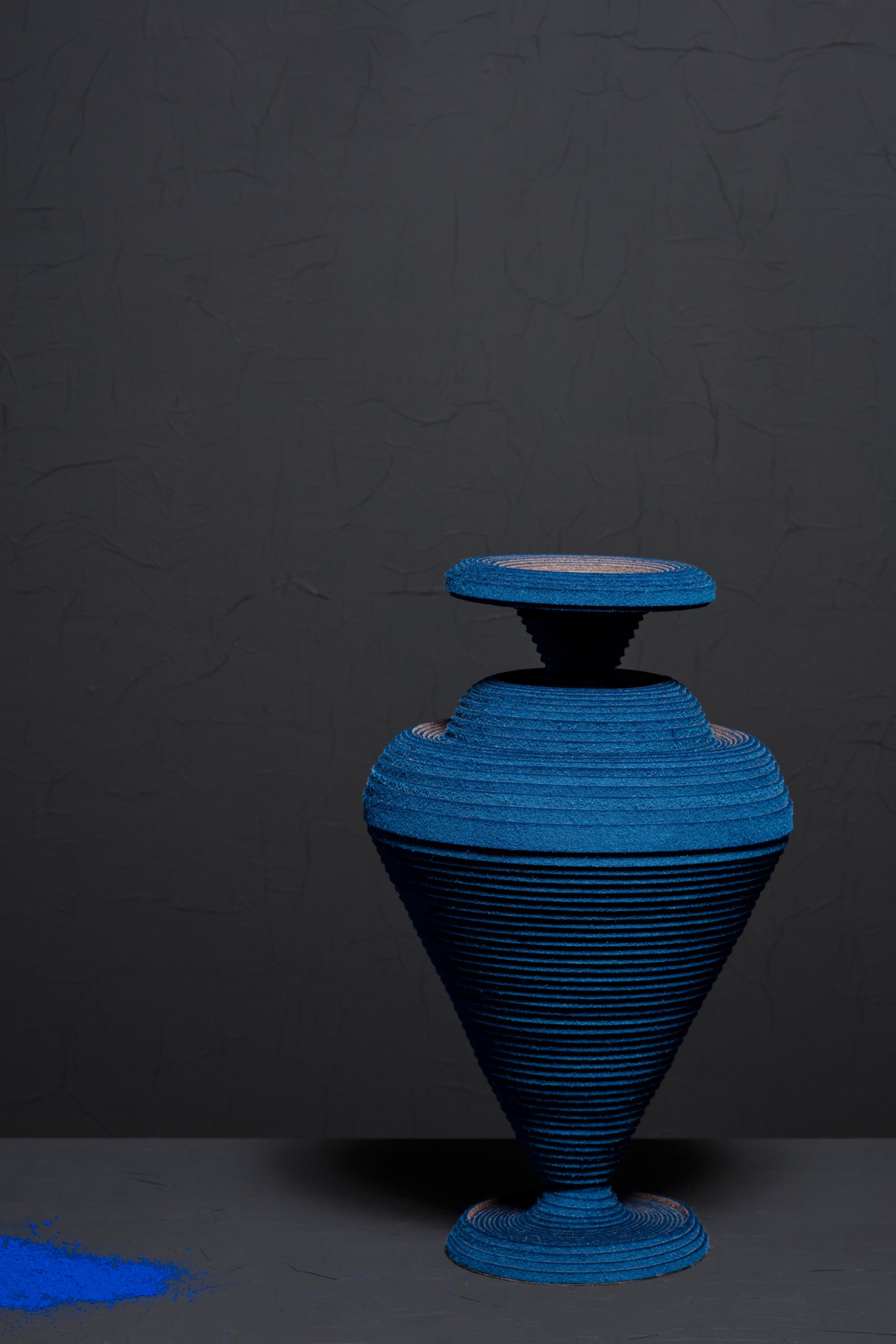 Blue Alchemy vase by Siba Sahabi
Limited edition of: 36 of each design + 2 AP + 1 P
Vase N.I: 48 x 32 x 32 cm
Signed and numbered.


Referencing the first man-made pigment that was developed as early as 2600 BCE, Blue Alchemy is the new bright