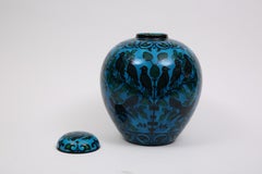 Blaue amphora mit „Vogel“-Motiv, von Paul Milet Pottery