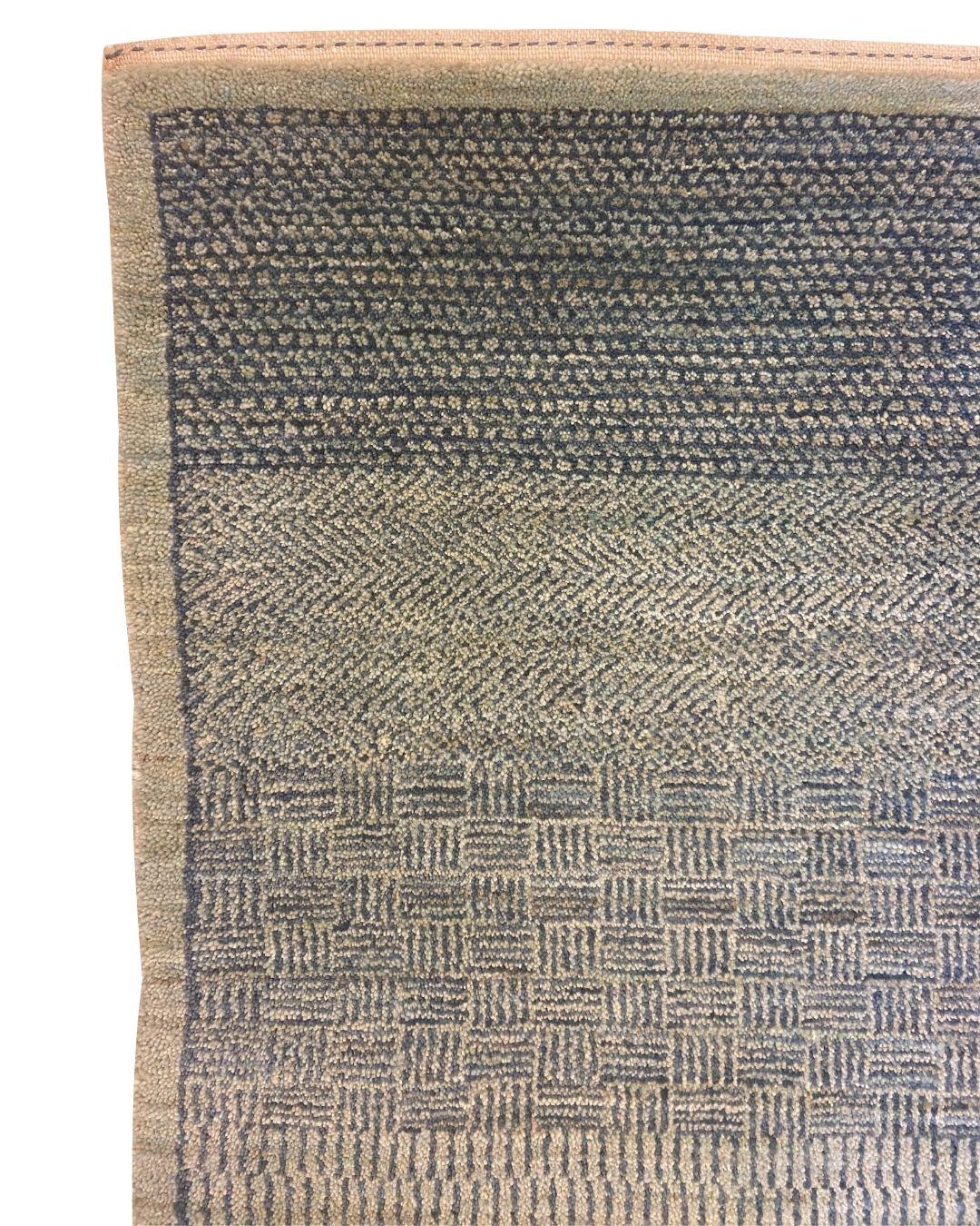 Indiano Tappeto persiano in lana blu e crema con motivi dettagliati, 2' x 3' in vendita