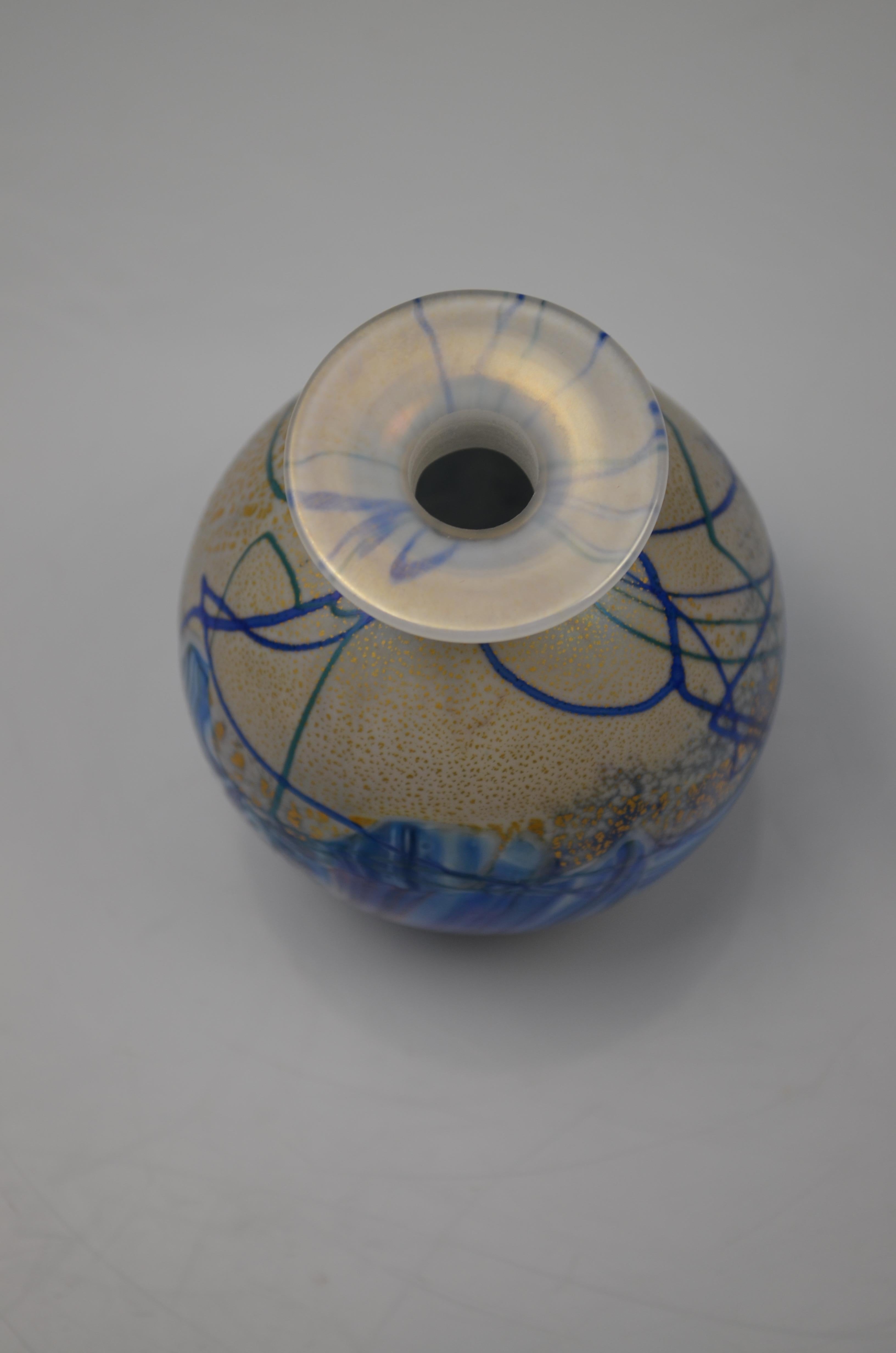 Parfümflasche aus blauem und goldenem geblasenem Glas von Isle of Wight Studio, England, spät im Angebot 3