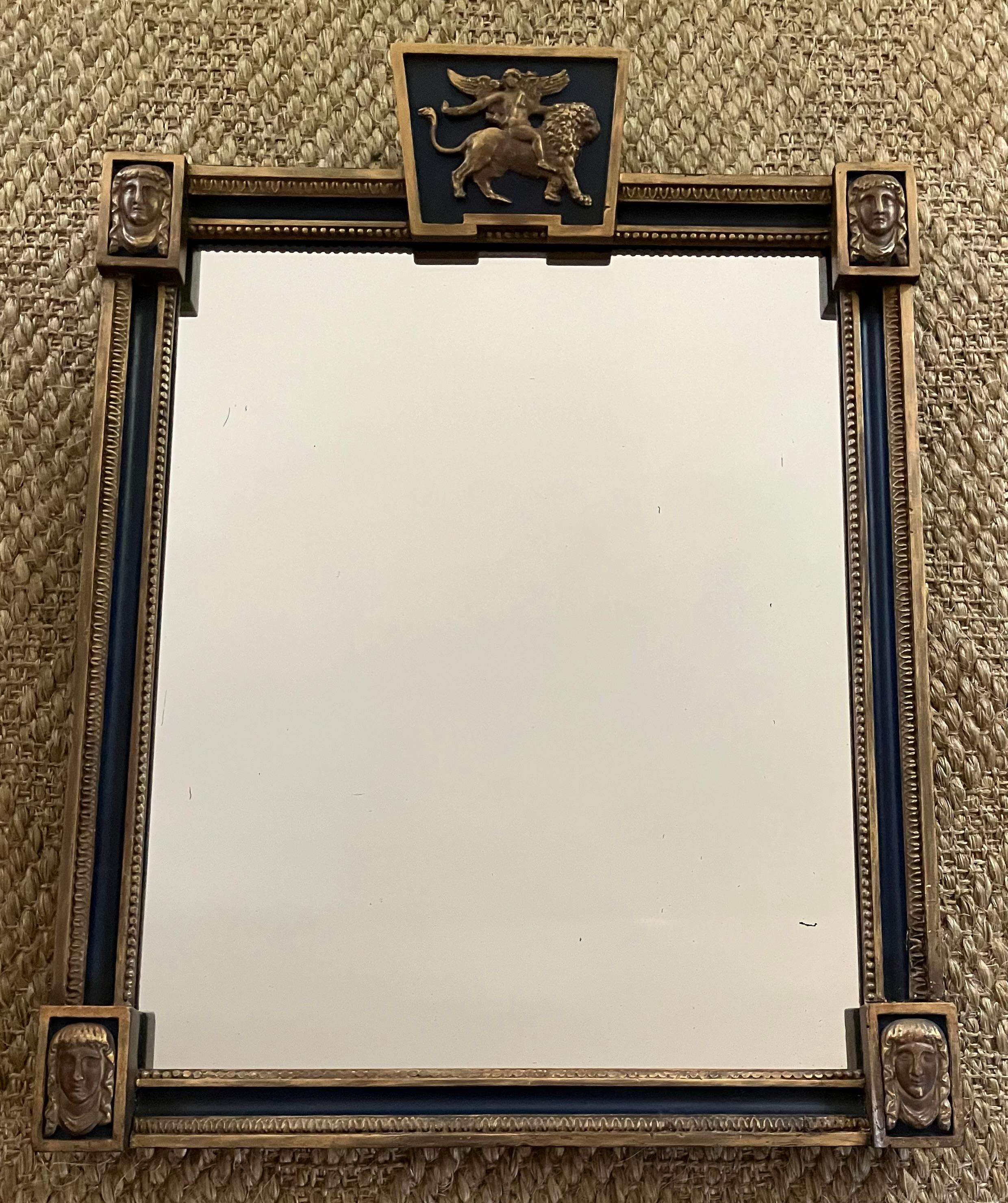 Miroir de style Regency anglais noir et or en vente 3