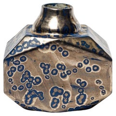 Vase en céramique émaillée bleu et or de Jean Pointu, vers 1930.