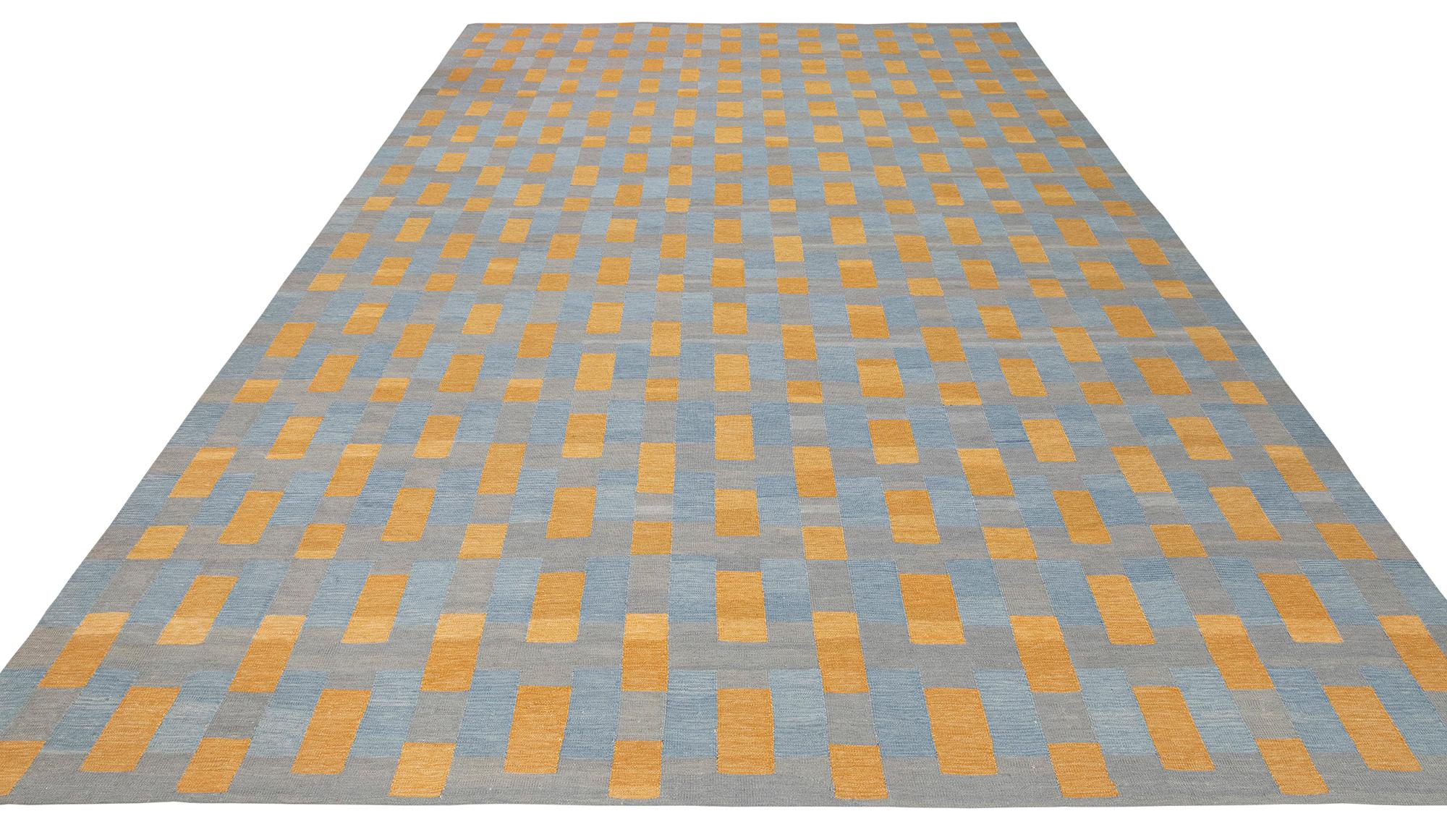 Blue and Gold Gometric Shiraz Flatweave Rug In New Condition For Sale In New York, NY