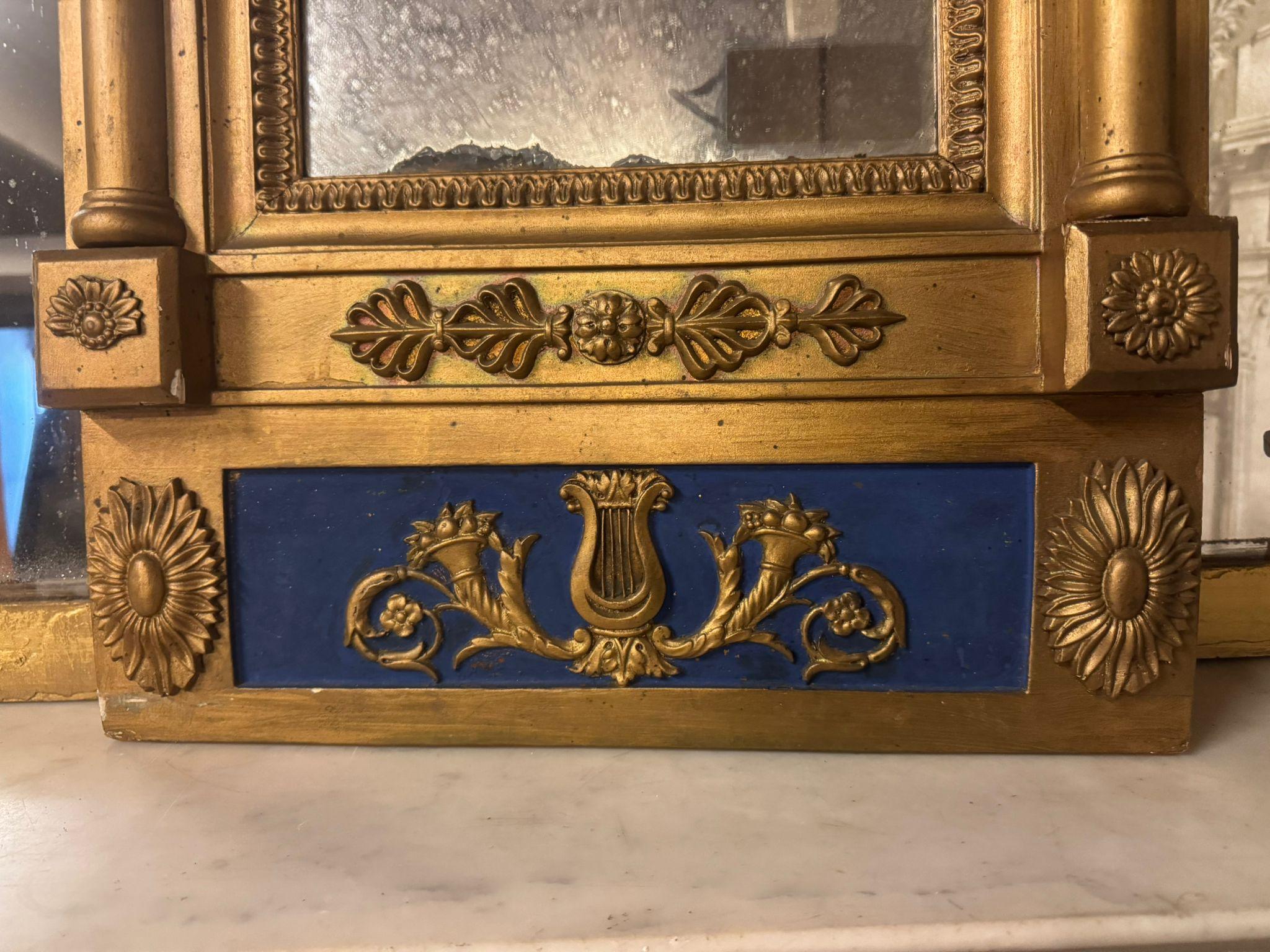 XIX secolo Specchio in legno laccato blu e oro, con simbolo della medicina, Italia in vendita