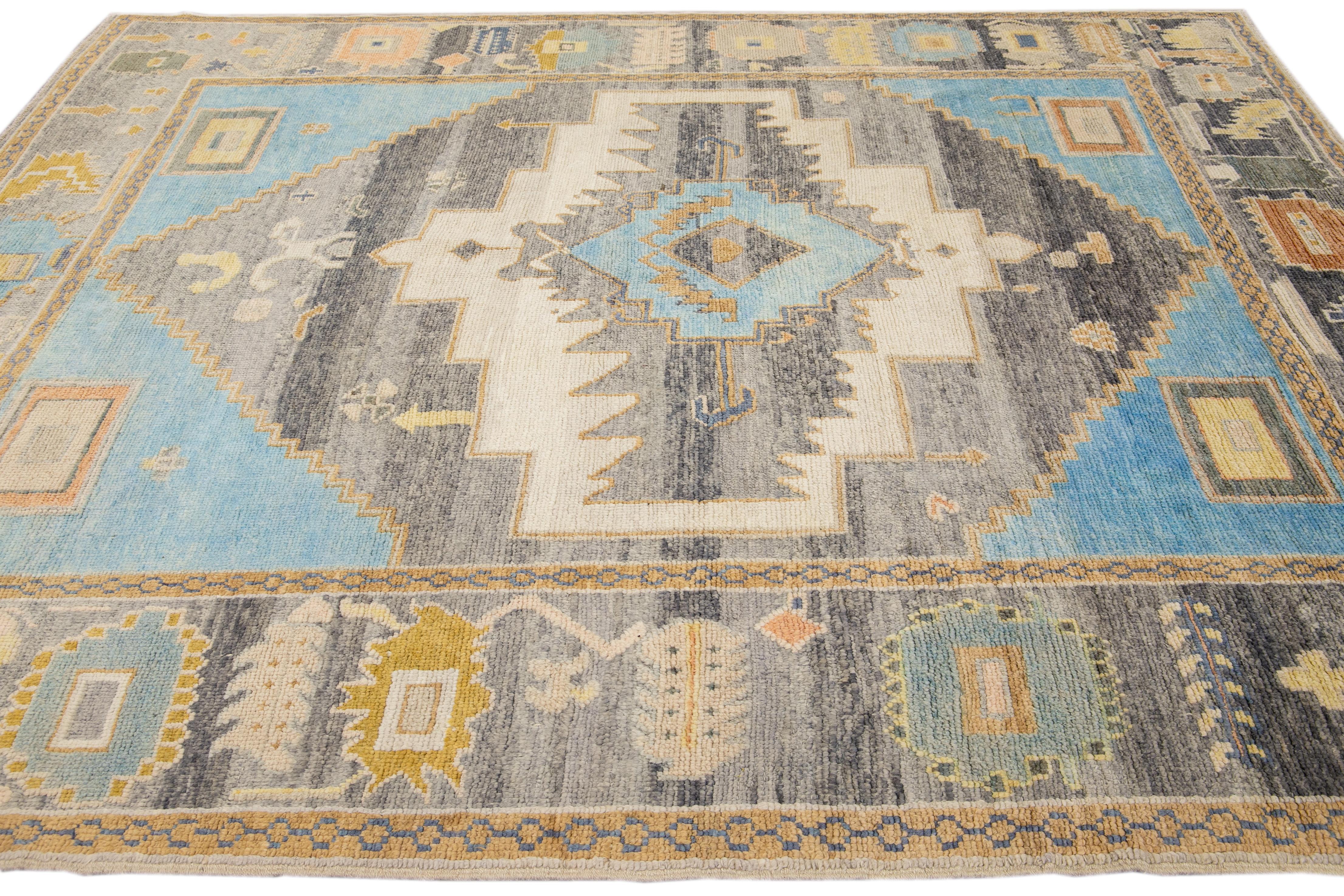 Blue and Gray Modern Oushak Handmade Medallion Designed Wool Rug In New Condition For Sale In Norwalk, CT