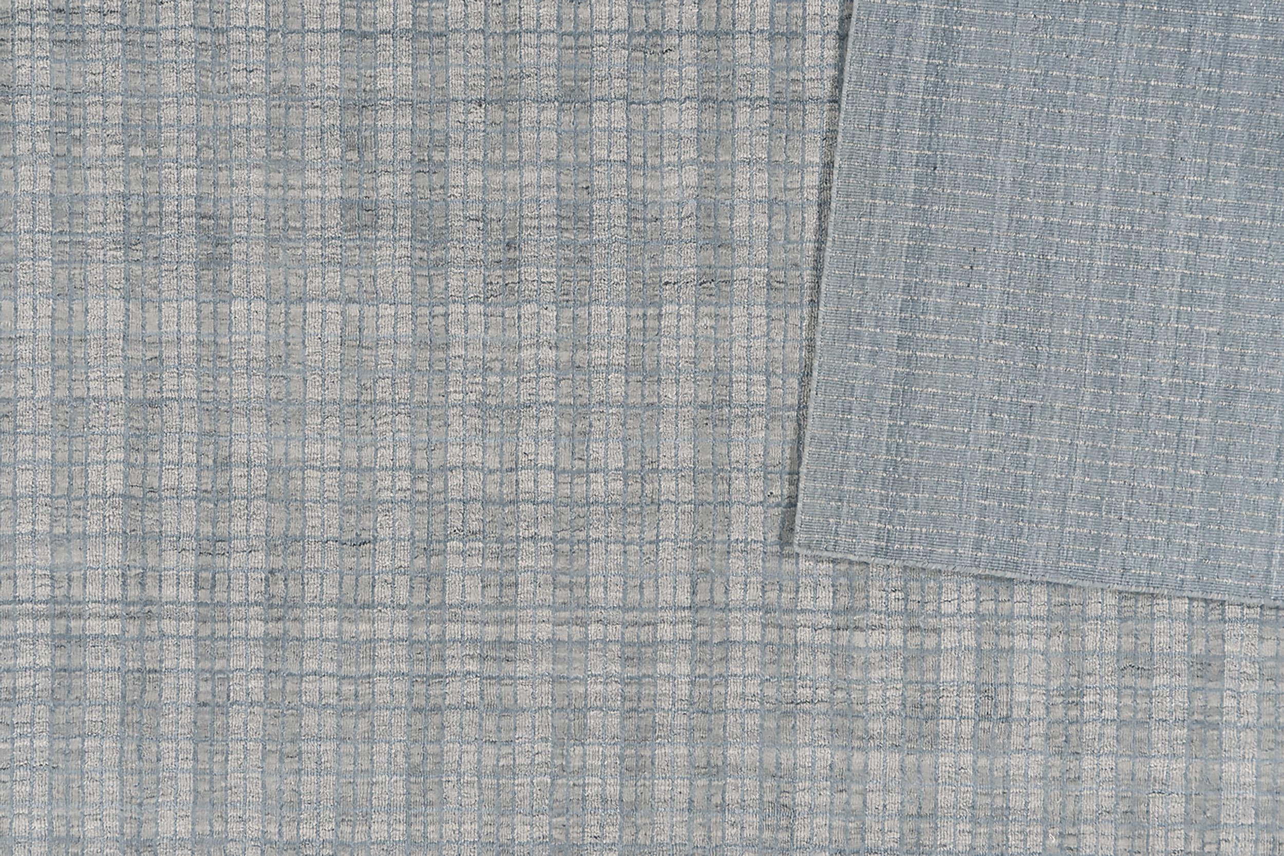 Alfombra de exterior de tartán azul y gris para interior, 9' x 12 en Nuevo estado para la venta en New York, NY