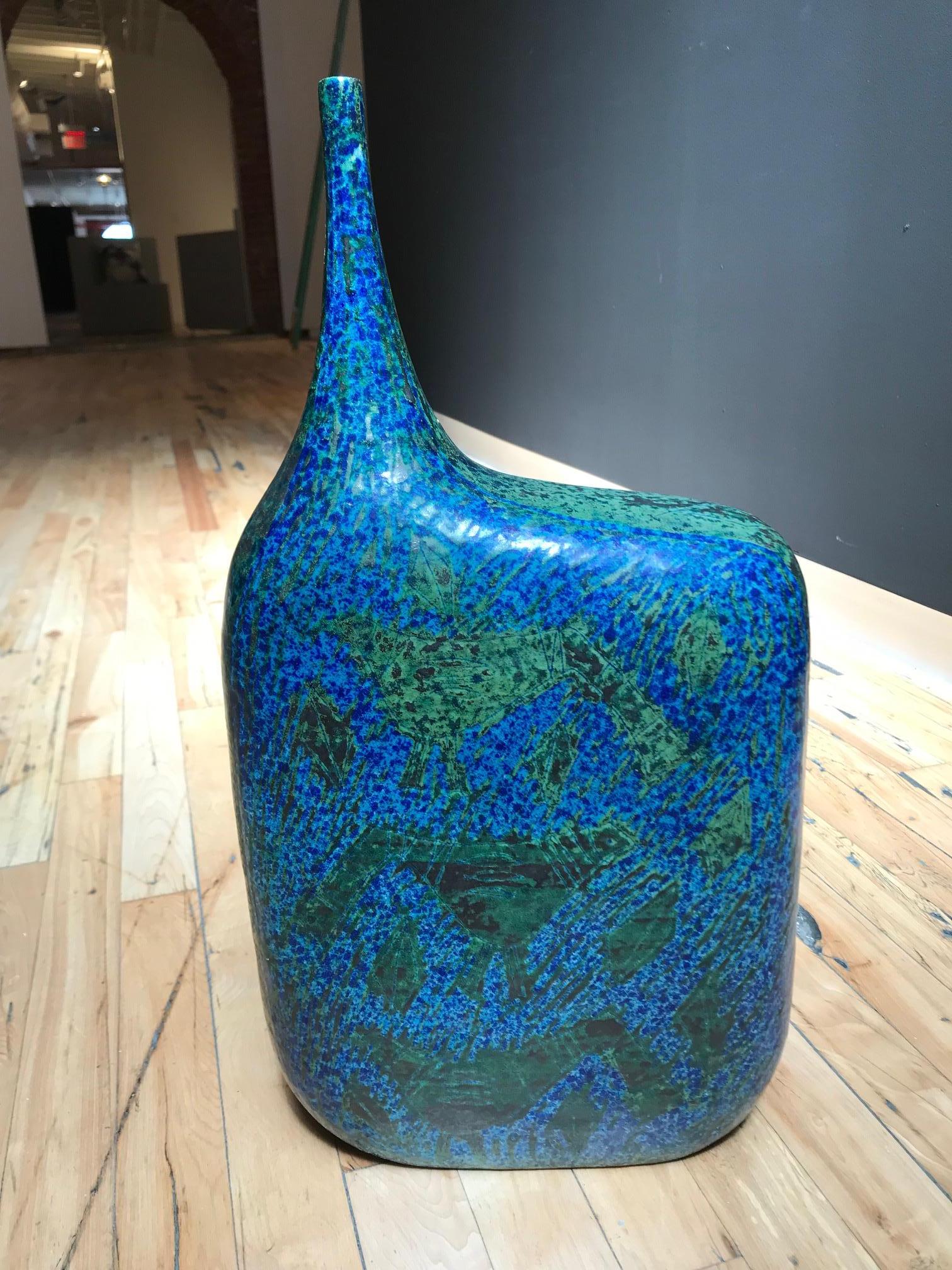 Blue and Green Ceramic Vase in the Style of Marcello Fantoni In Good Condition For Sale In Montreal, QC