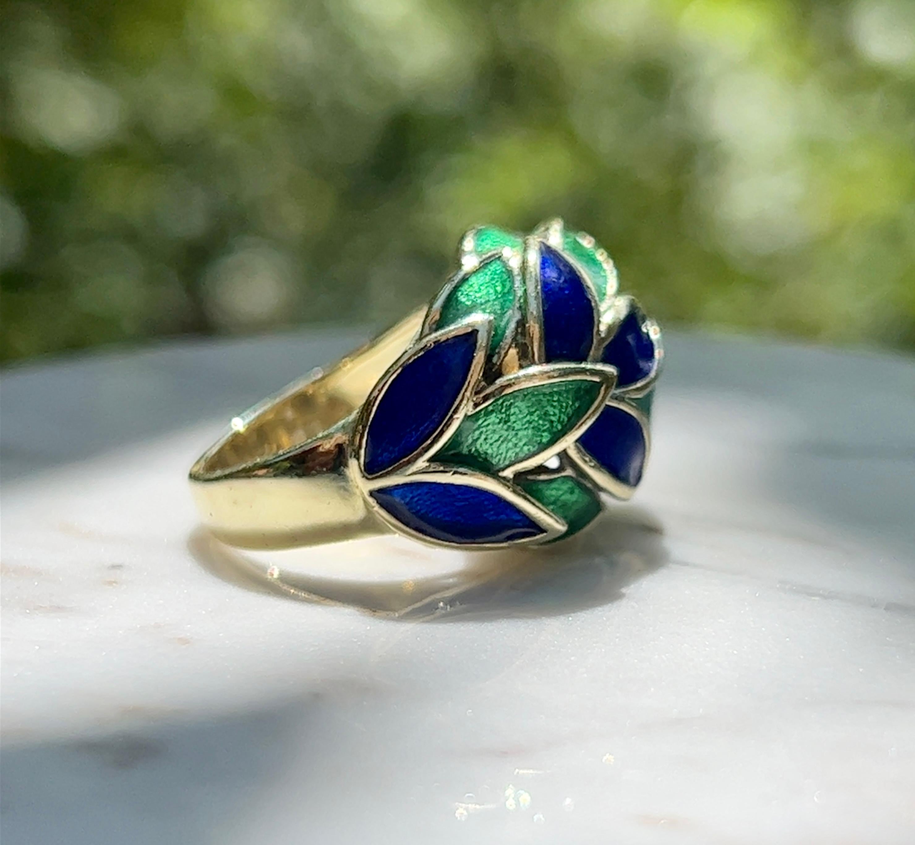 Blue and Green Enamel Dome Ring in 18K Gold In Good Condition In Towson, MD