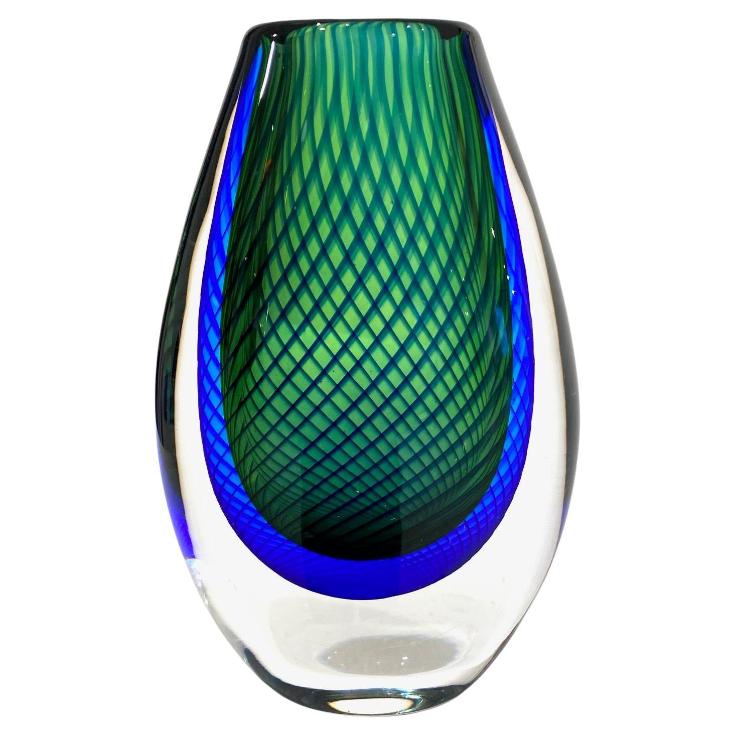 Vase en verre bleu et vert de Vicki Lindstrand pour Kosta Boda