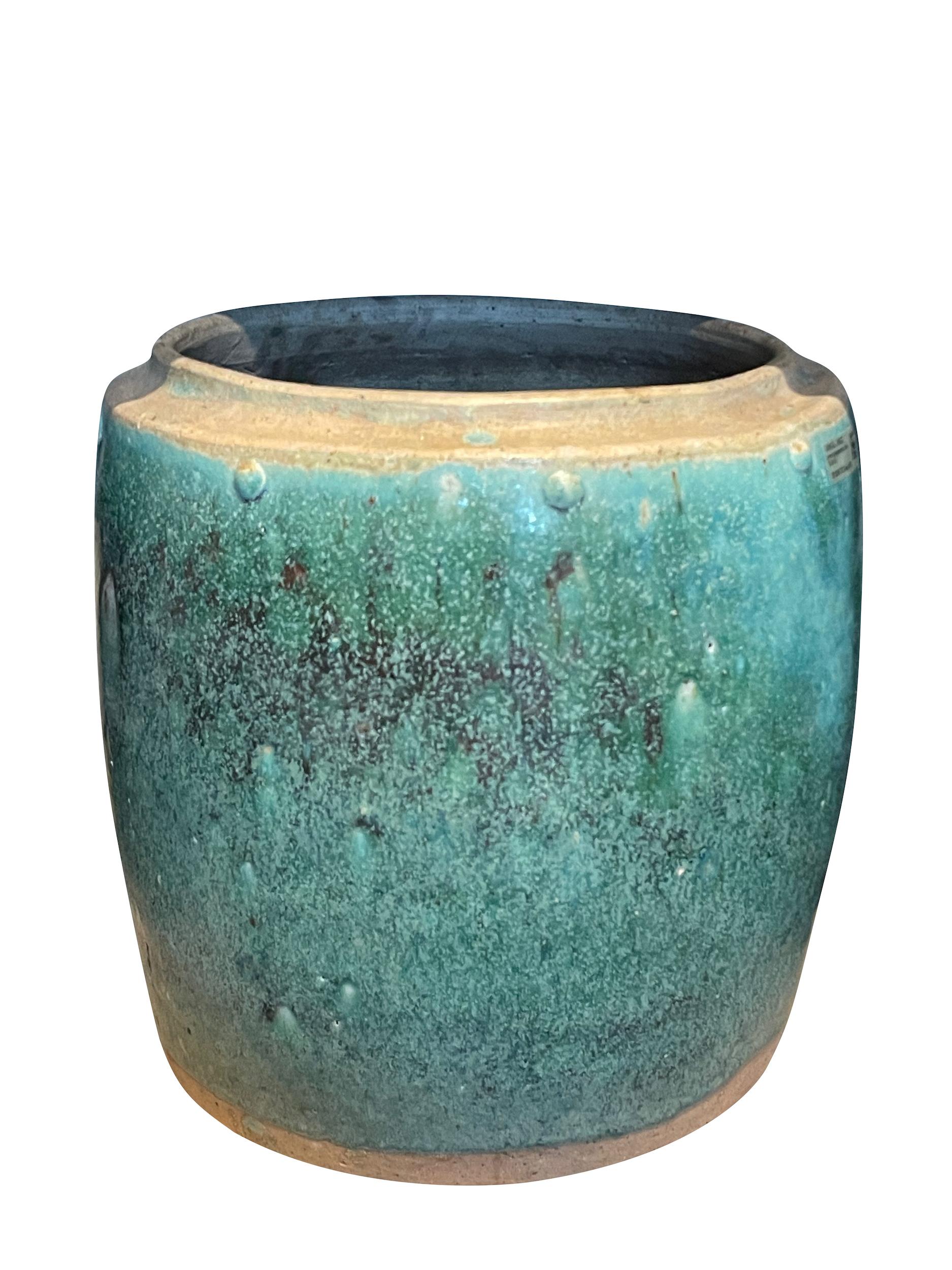Asiatico Vaso di zenzero blu e verde con rivetti, Borneo, 18° secolo in vendita