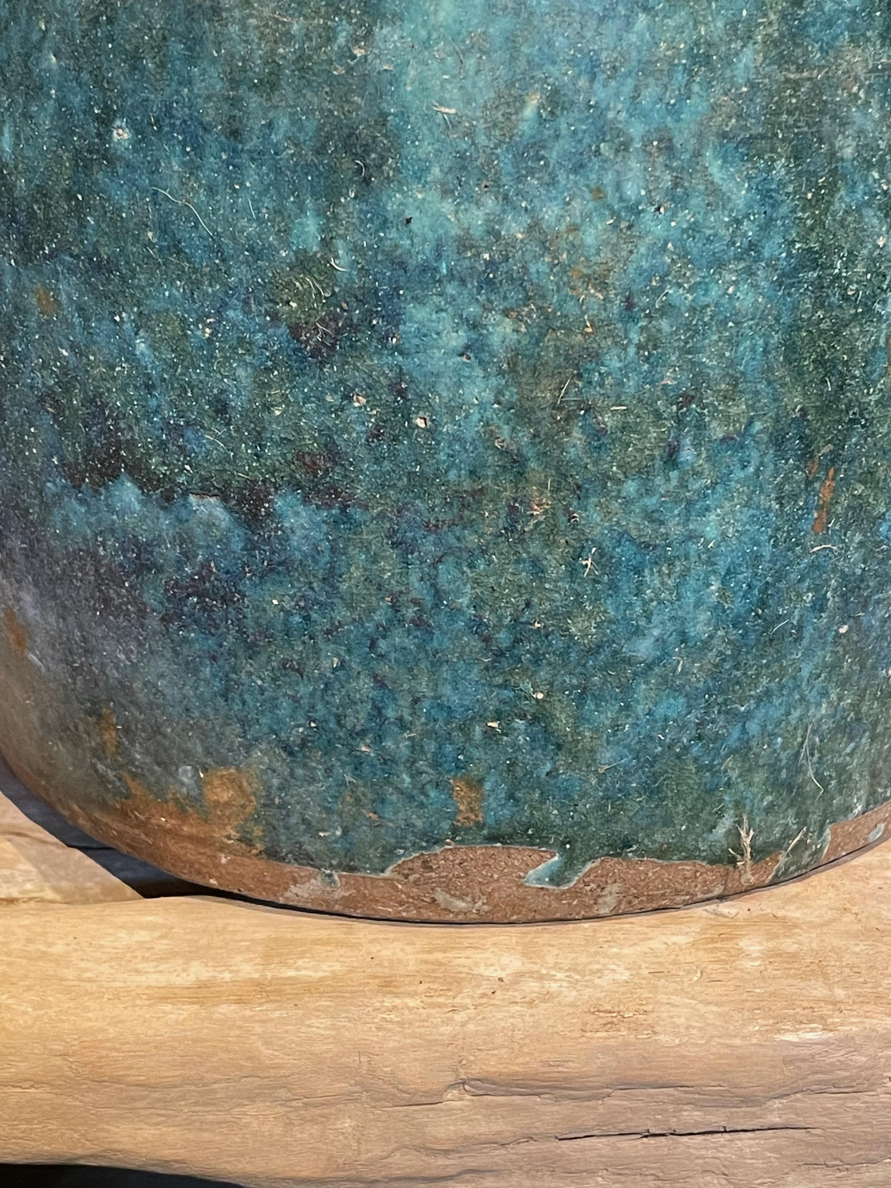 Ceramica Vaso di zenzero blu e verde con rivetti, Borneo, 18° secolo in vendita