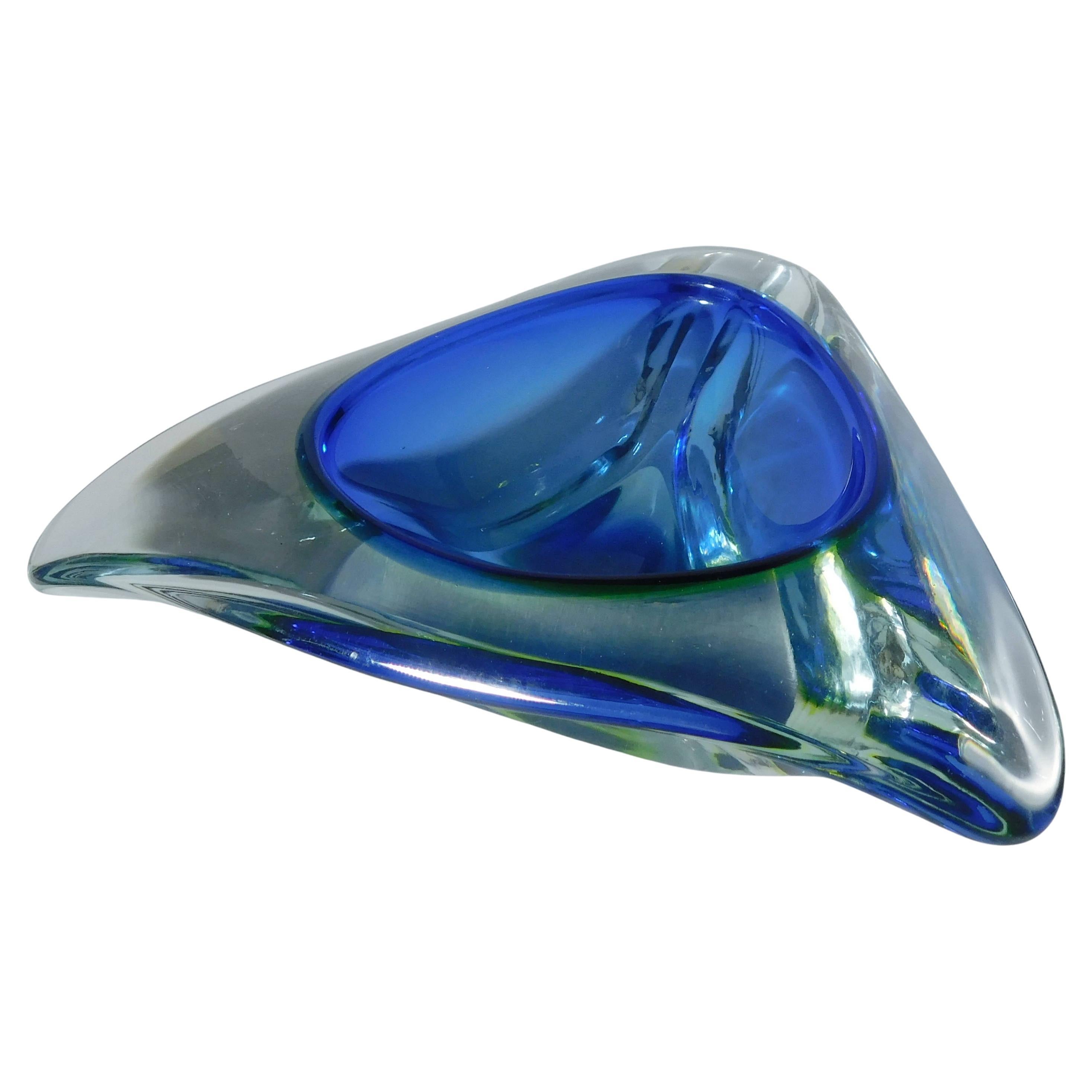 Cuenco triangular azul y verde de cristal de Murano