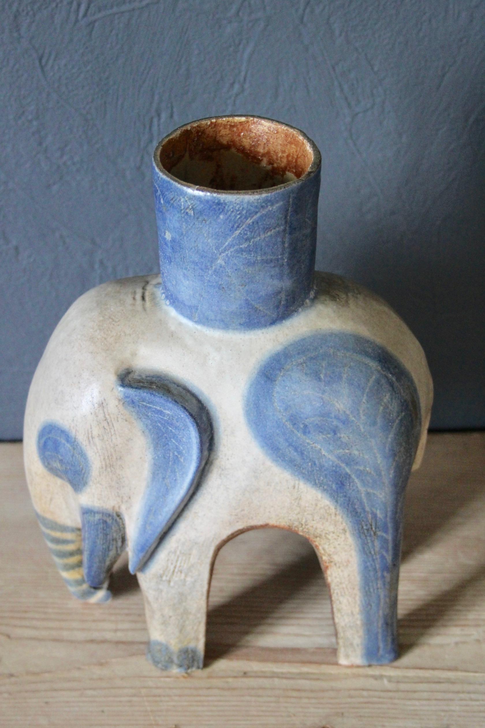 Européen Éléphant en céramique bleue et grise en vente