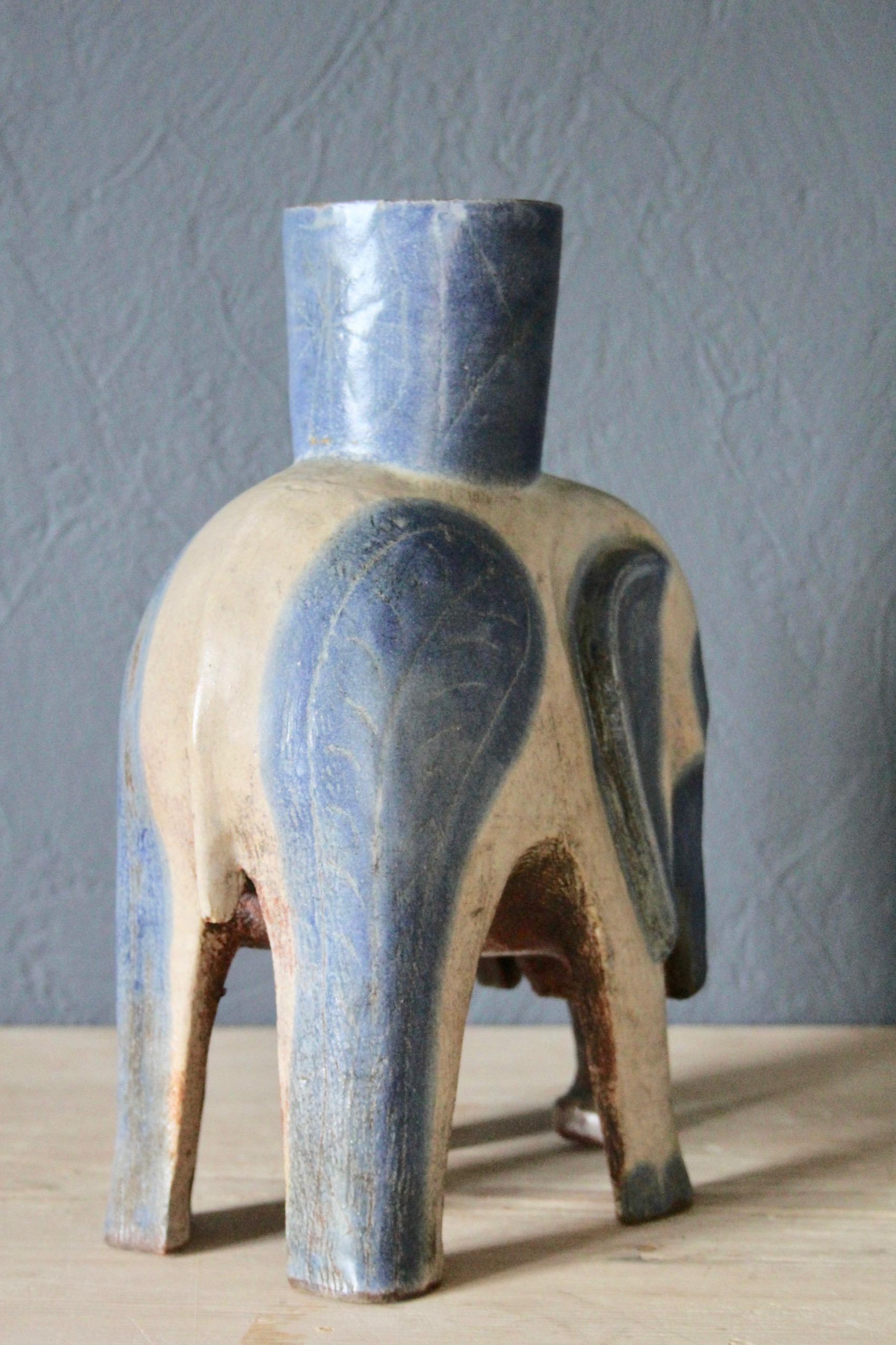 Éléphant en céramique bleue et grise en vente 2