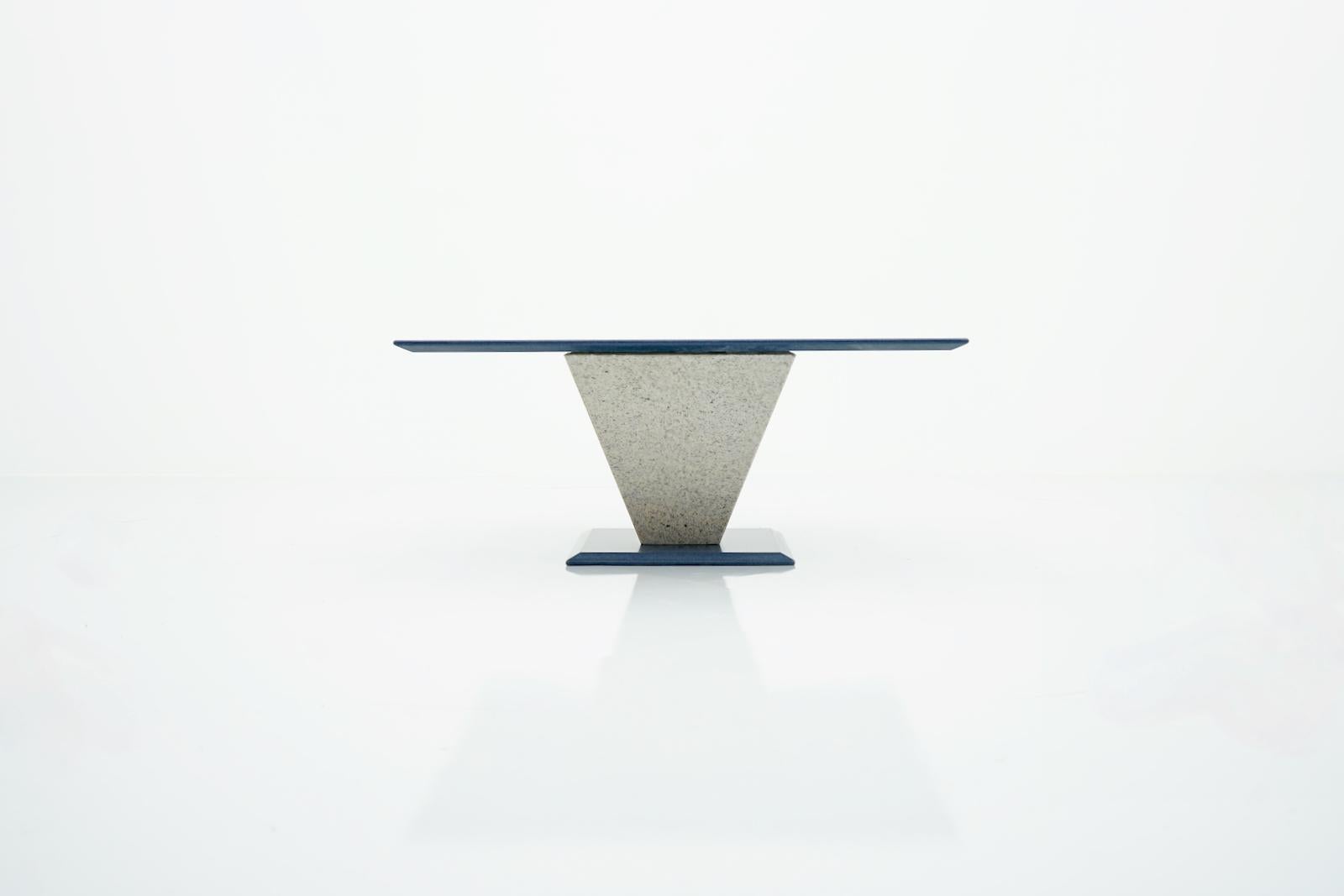 Blue and Grey Granite Stone Coffee Table, 1990s In Good Condition For Sale In Frankfurt / Dreieich, DE