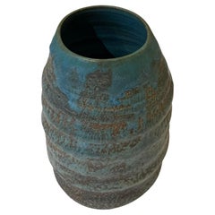 Vaso blu e grigio realizzato a mano da Peter Speliopoulos, Stati Uniti, contemporaneo