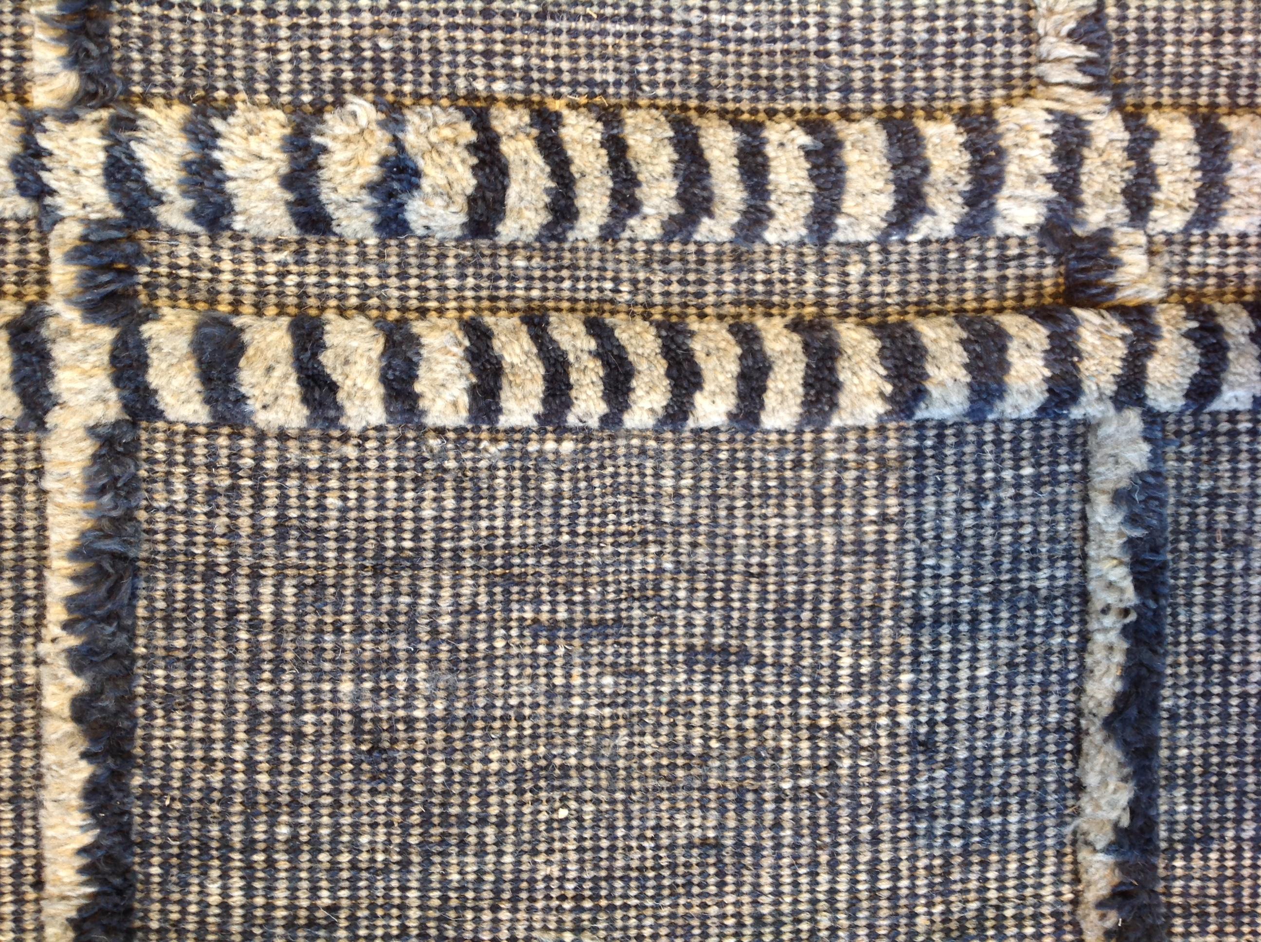 Rustikaler Teppich in Blau und Grau (21. Jahrhundert und zeitgenössisch) im Angebot