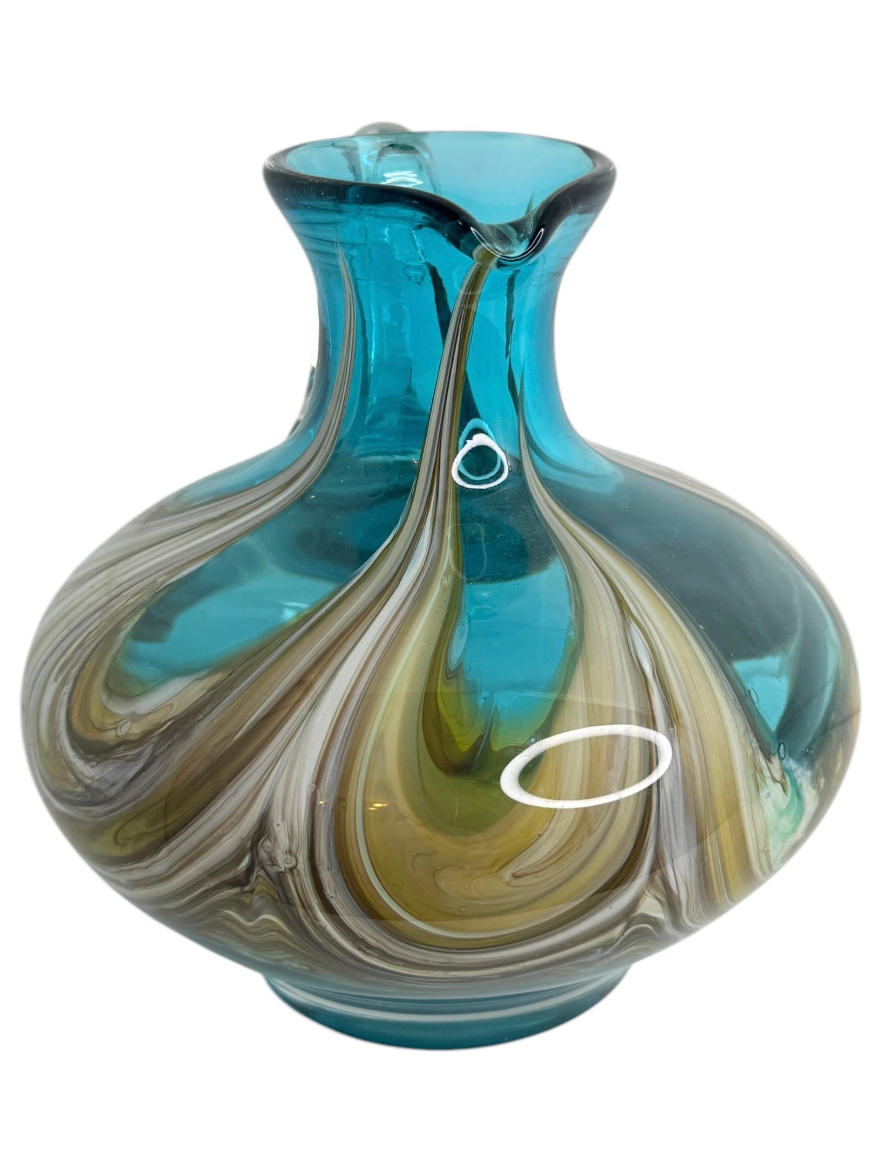 Venezianische Vase aus blauem und mehrfarbigem Murano-Glas, Italien, 1970er Jahre (Moderne der Mitte des Jahrhunderts) im Angebot