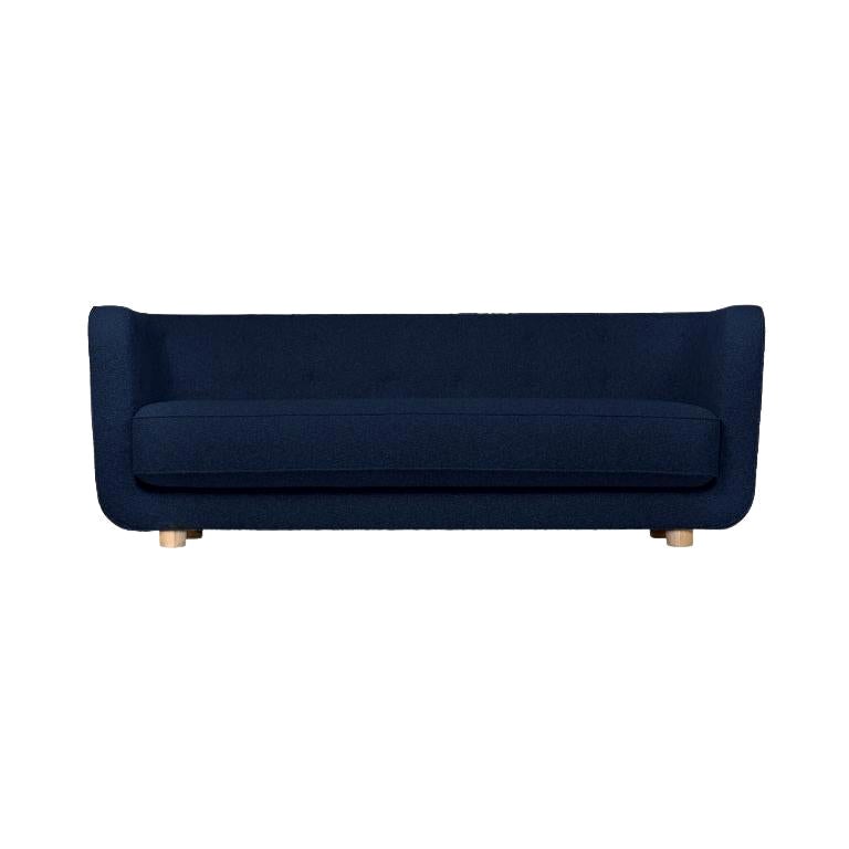 Hallingdal Vilhelm-Sofa aus blauer und natürlicher Eiche von Lassen