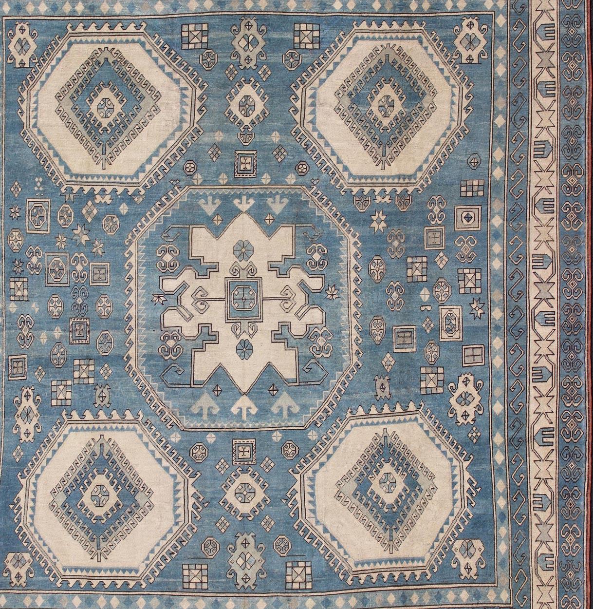 Blue and Cream Vintage Turkish Oushak Rug with Hooked Medallion Design In Good Condition For Sale In Atlanta, GA