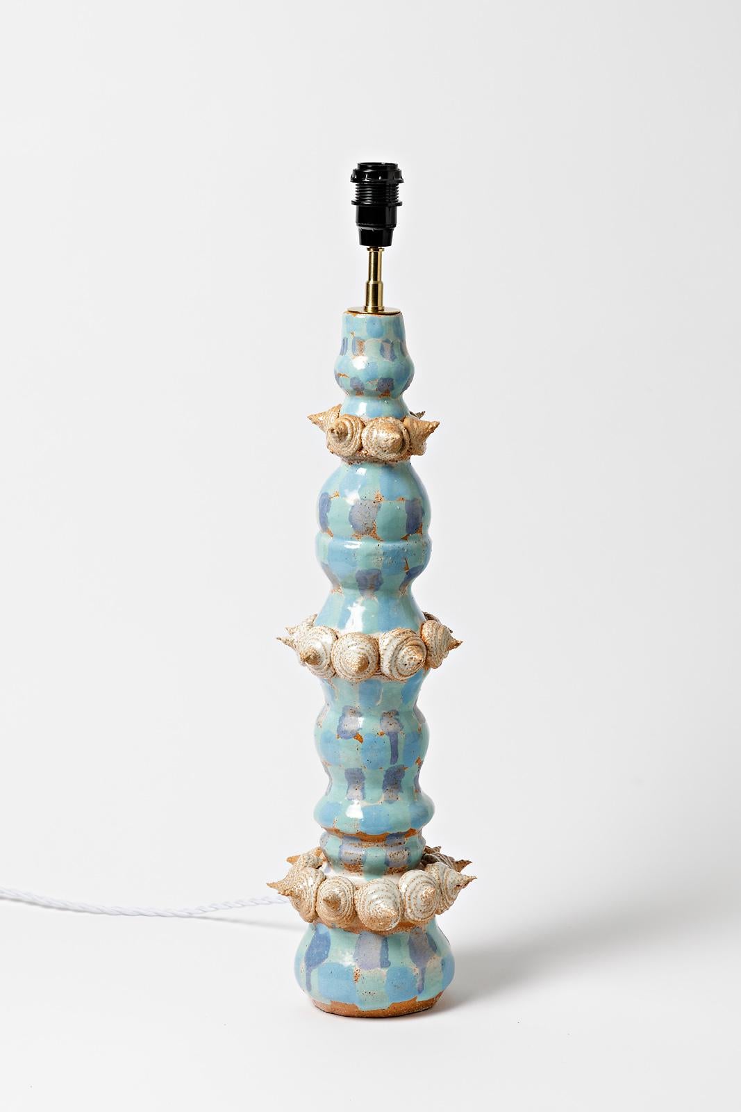Sauce Mathilde

Elégante grande lampe de table en céramique réalisée en 2021, pièce unique.

Couleurs originales des émaux céramiques bleu et orange.

Signé sous la base

Le système électrique est neuf

Mesures de la céramique - hauteur :