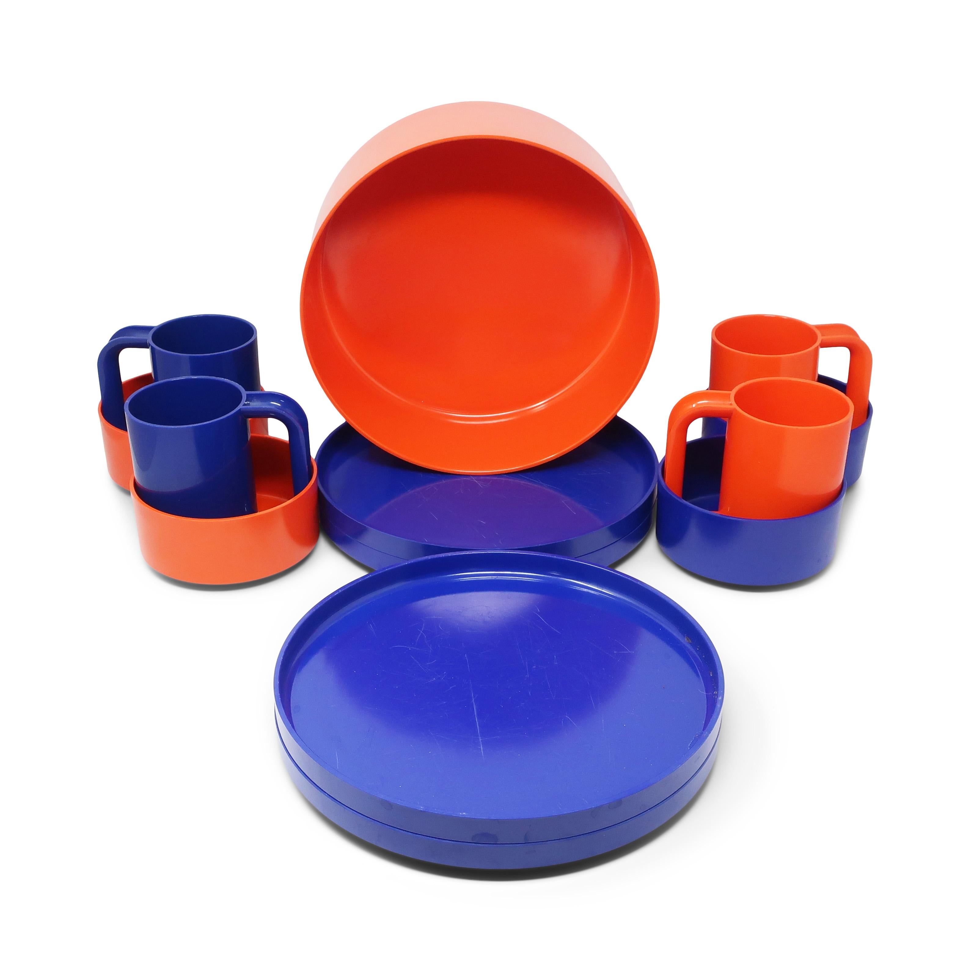 Blue and Orange Massimo Vignelli for Heller Dinnerware - Set of 13 In Good Condition In Brooklyn, NY