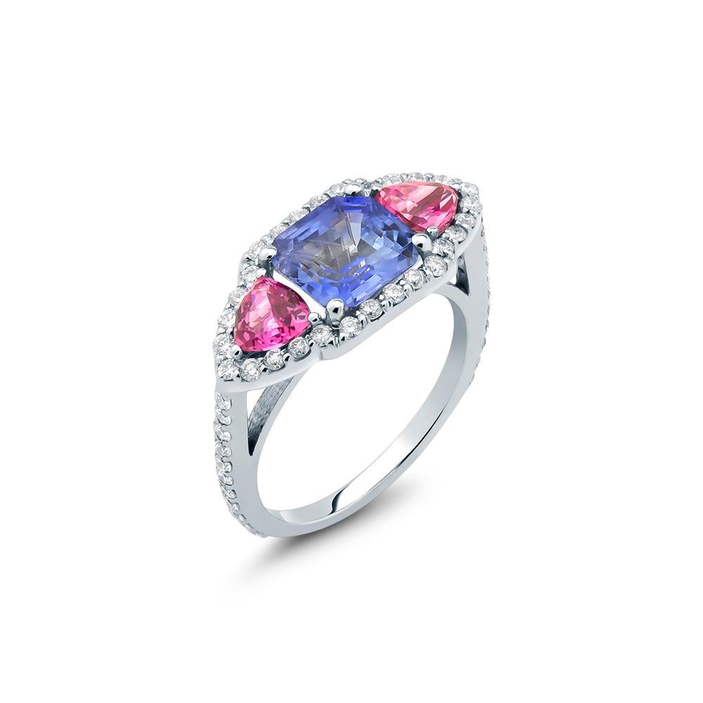 Ceylon Sapphire Diamond Cocktail Ring Weighing Four Carat In New Condition In New York, NY