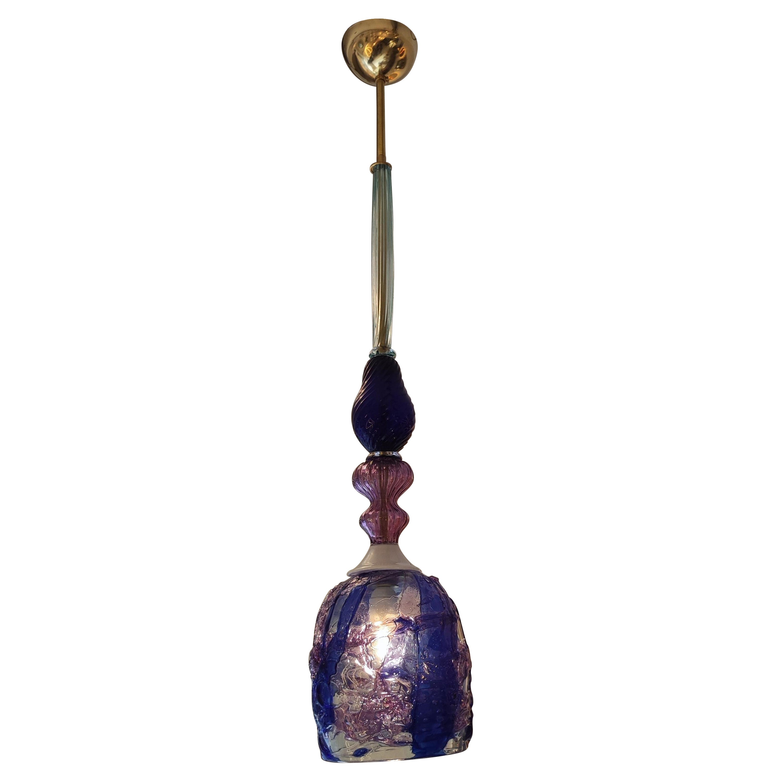 Anhänger aus blauem und rosa Muranoglas
