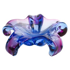 Blaue und violette sternförmige Glasschale von Murano