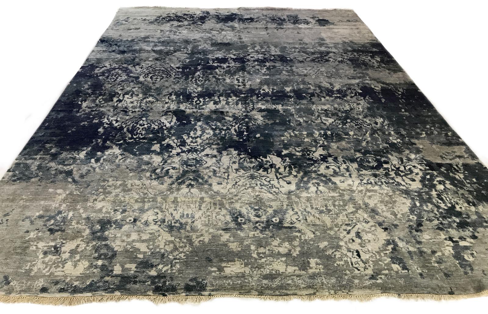Blue and Silver High Low Indian Wool Area Rug In New Condition In Los Angeles, CA