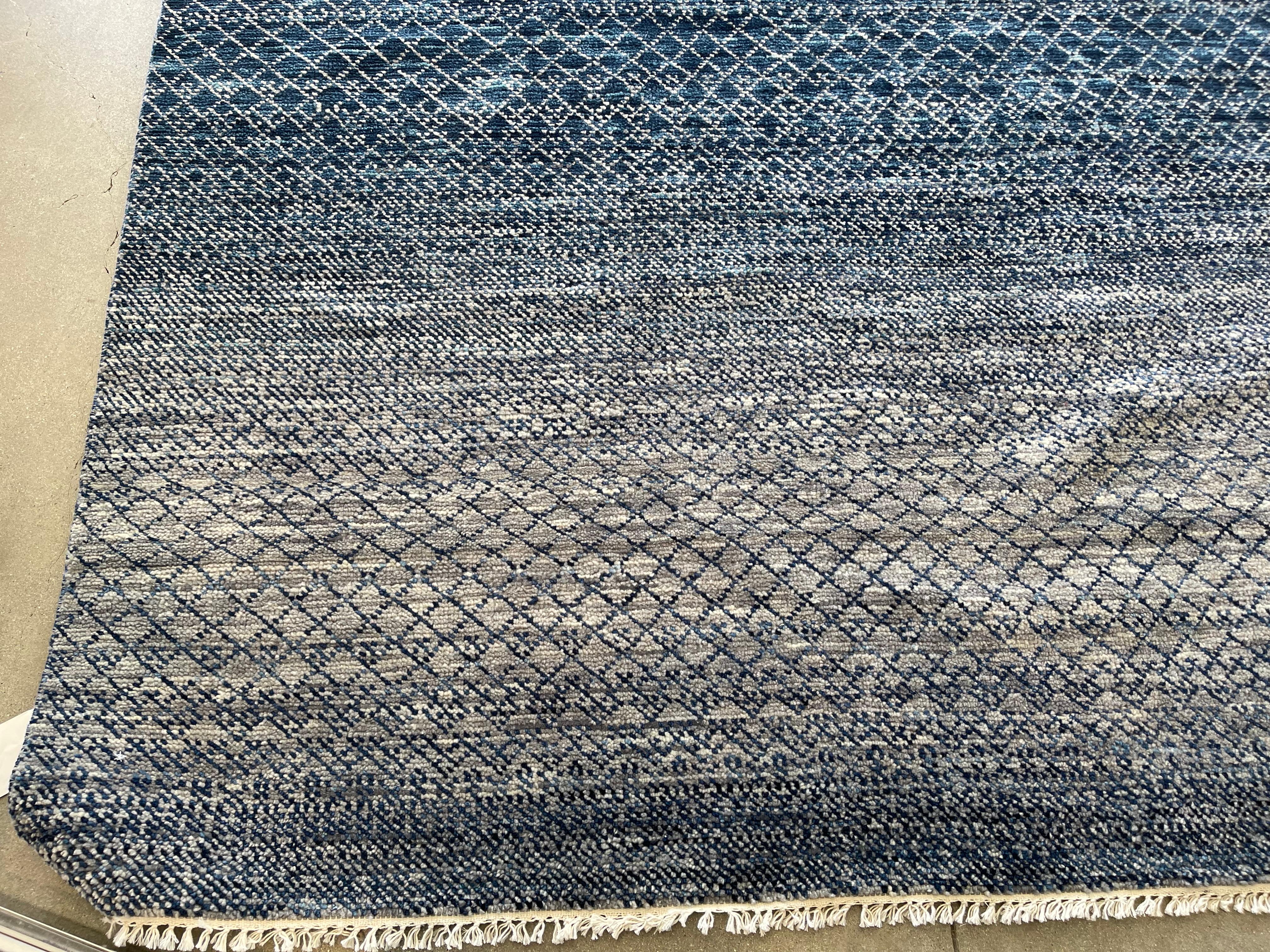 Blue and Silver Multicolored Area Rug In New Condition For Sale In Los Angeles, CA