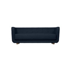 Sahco Zero Vilhelm-Sofa aus blauer und rauchfarbener Eiche von Lassen
