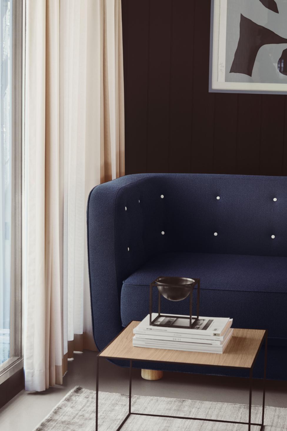 Sahco Zero Vilhelm-Sofa aus blauer und rauchfarbener Eiche von Lassen (21. Jahrhundert und zeitgenössisch) im Angebot